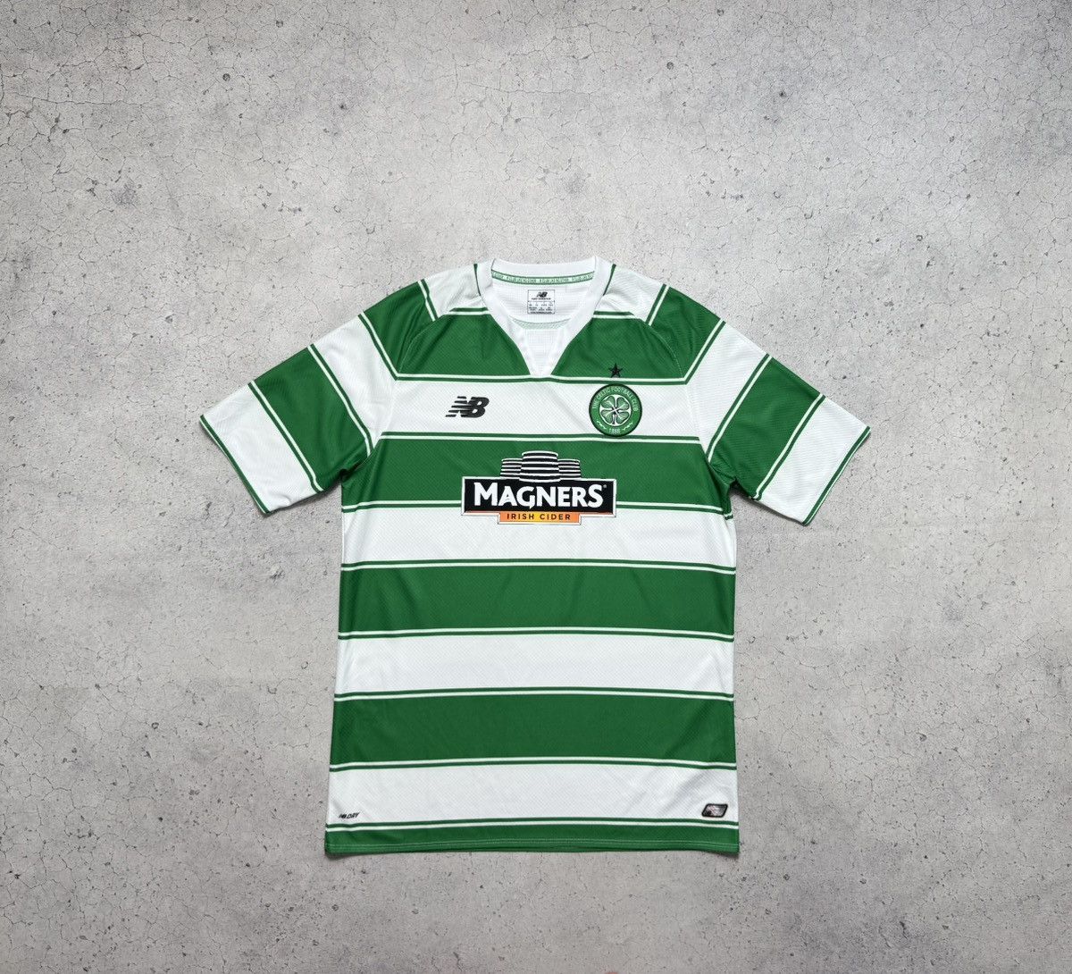 New Balance New Balance FC Celtic 2015/2016 Vintage Soccer Jersey Size US L / EU 52-54 / 3 - 1 Thumbnail