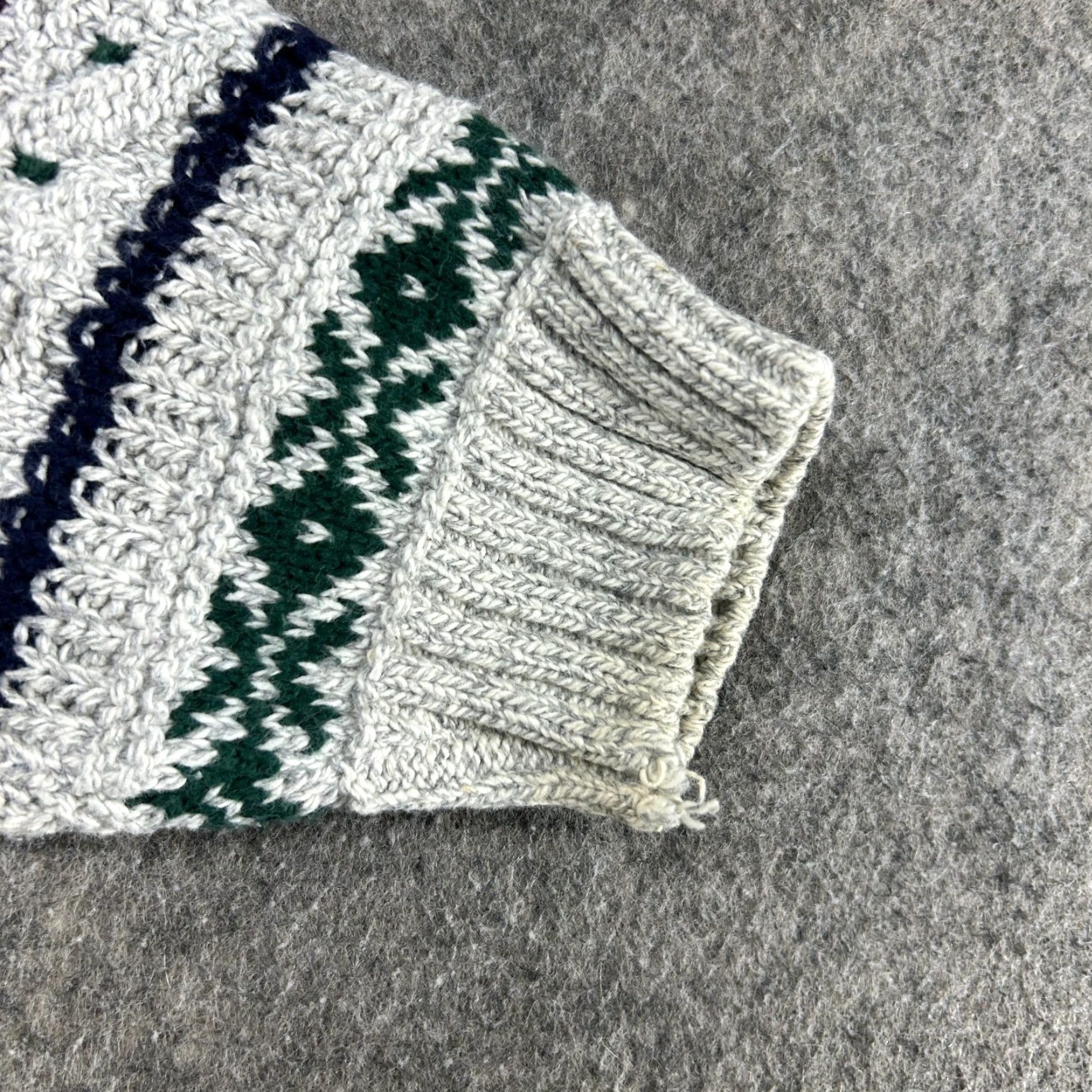 Vintage VINTAGE Cambridge Sweater Mens M White Green Pullover Fair Isle Chunky Knit 90s Cookies? Size US M / EU 48-50 / 2 - 5 Thumbnail