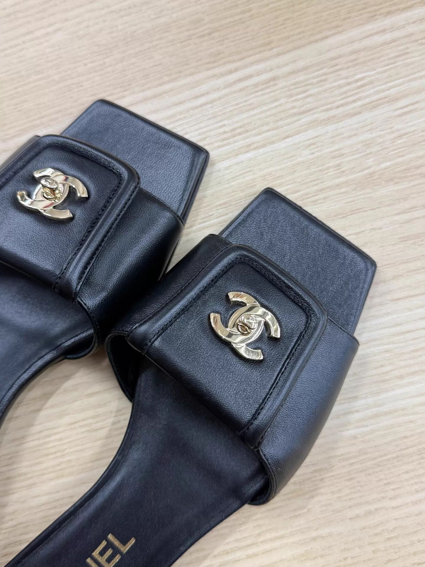 Chanel Chanel 26S SS Black CC Logo Slides 37 New Unused Size US 6.5 / IT 36.5 - 4 Thumbnail