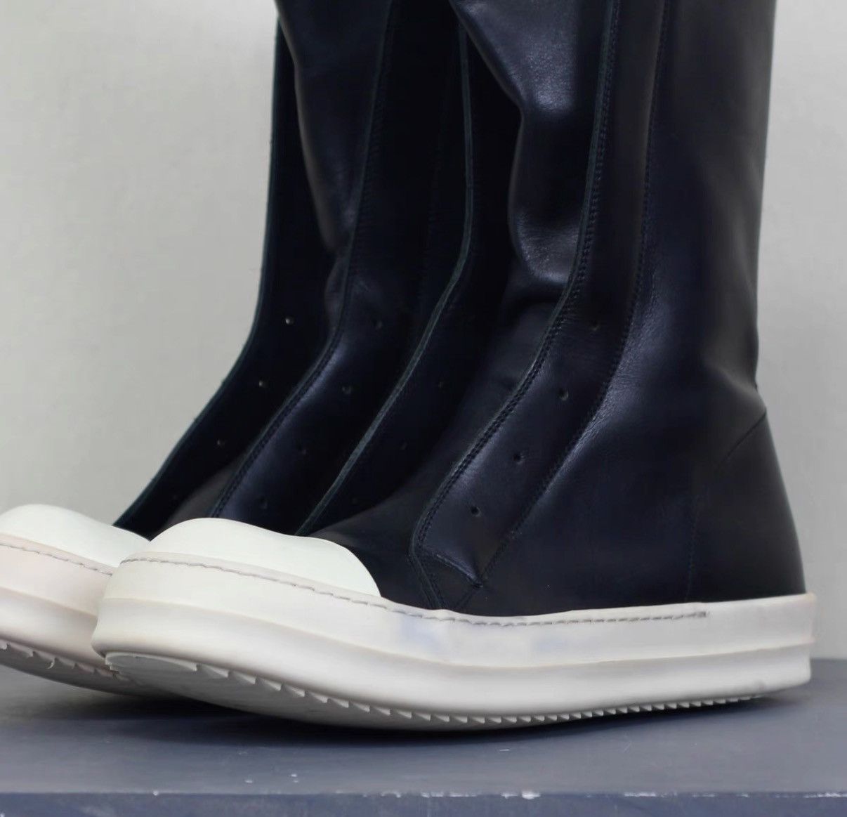 Rick Owens Rick Owens Leather High-Top Extended Tongue Military Boots Size US 8 / EU 41 - 2 Thumbnail