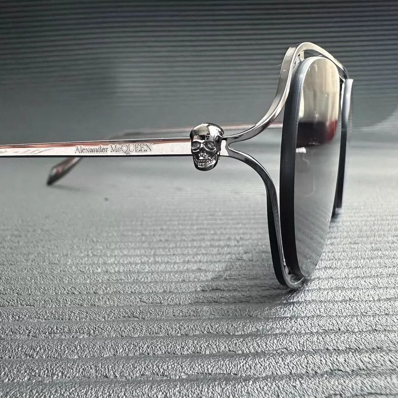 Alexander McQueen Alexander Mcqueen Sunglasses Size ONE SIZE - 5 Thumbnail
