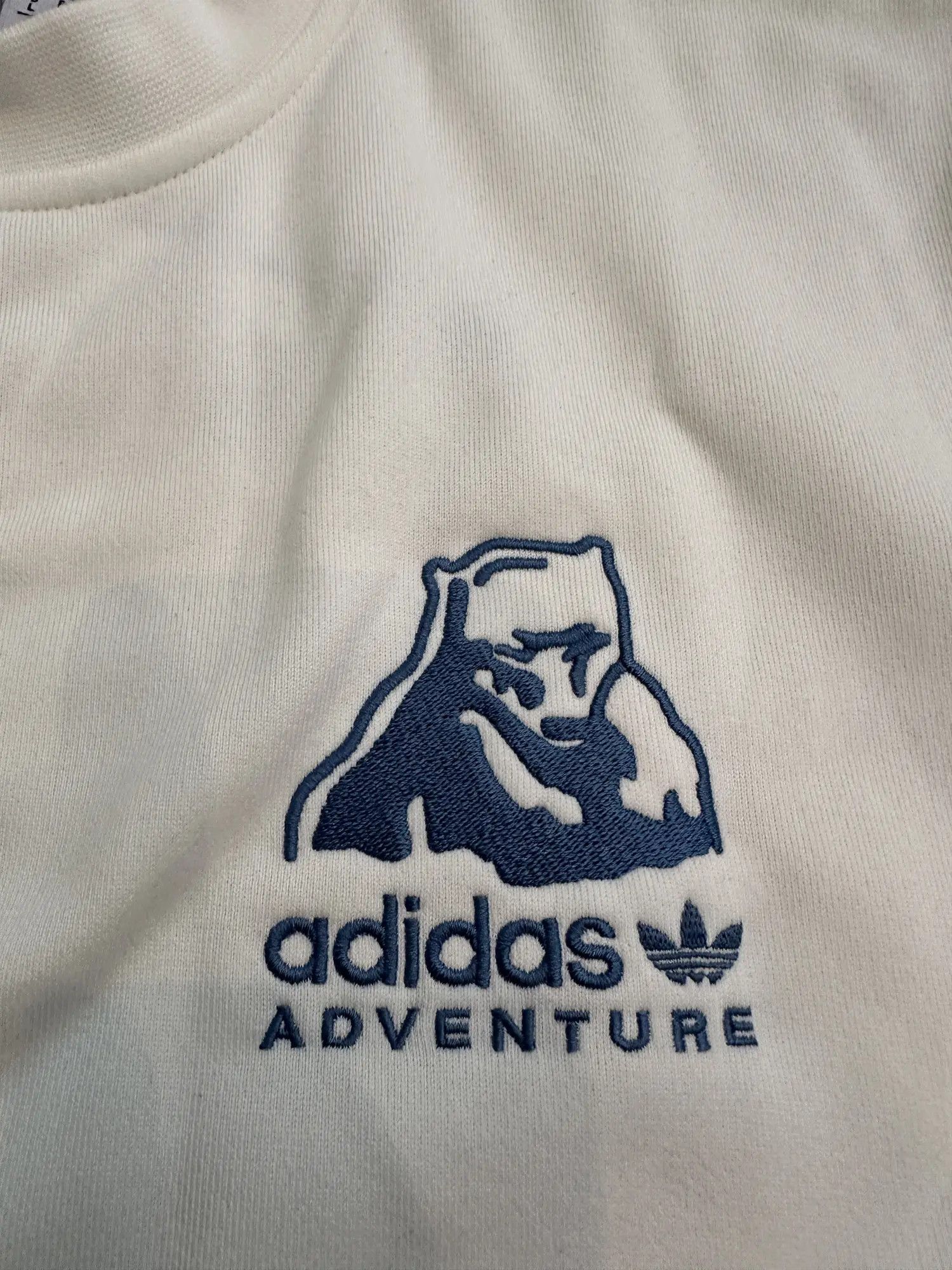 Adidas Adidas Polar Bear Embroidery Crewneck Size US L / EU 52-54 / 3 - 4 Thumbnail
