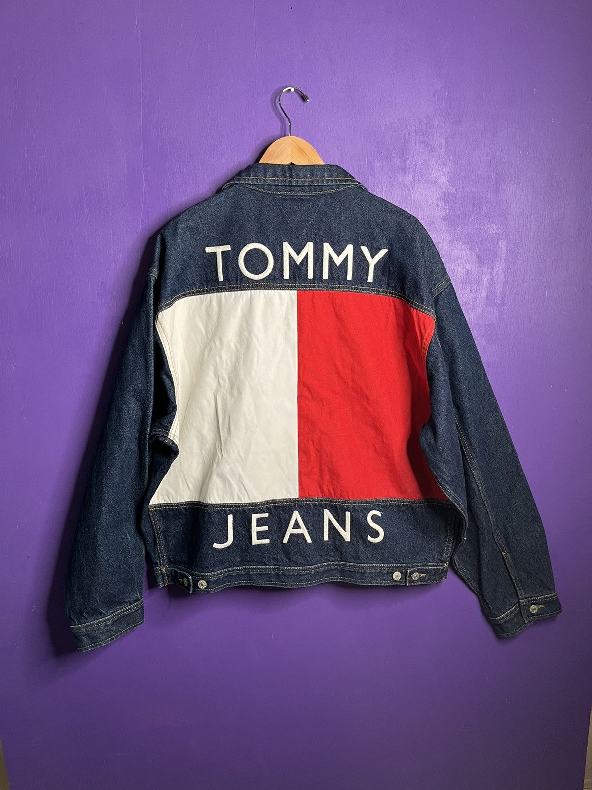 Tommy Hilfiger × Vintage Vintage 90s Tommy jeans big flag denim jacket Size US XL / EU 56 / 4 - 2 Thumbnail