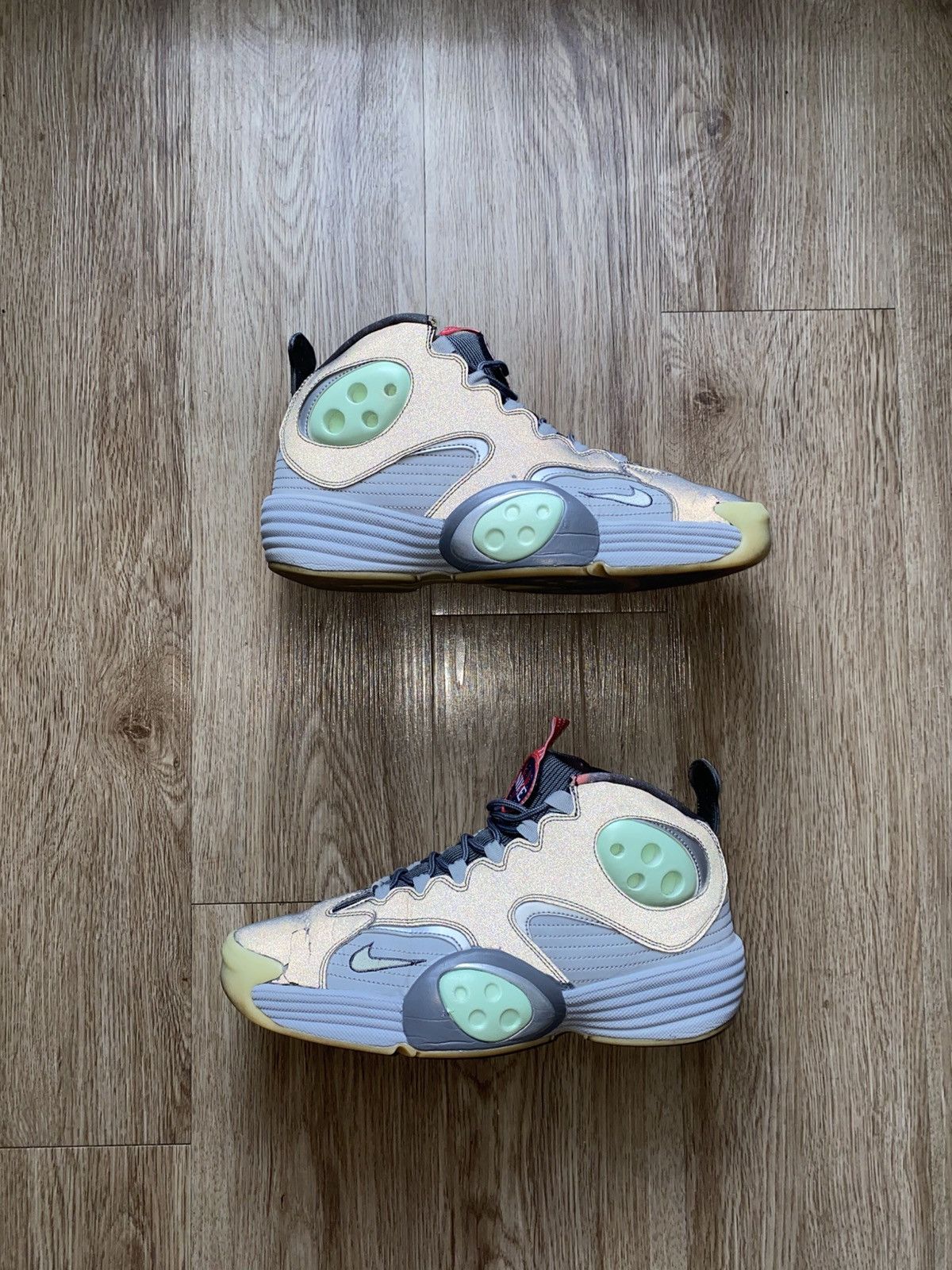 Nike NIKE FLIGHT ONE NRG GALAXY 2012 Size US 10 / EU 43 - 2 Thumbnail