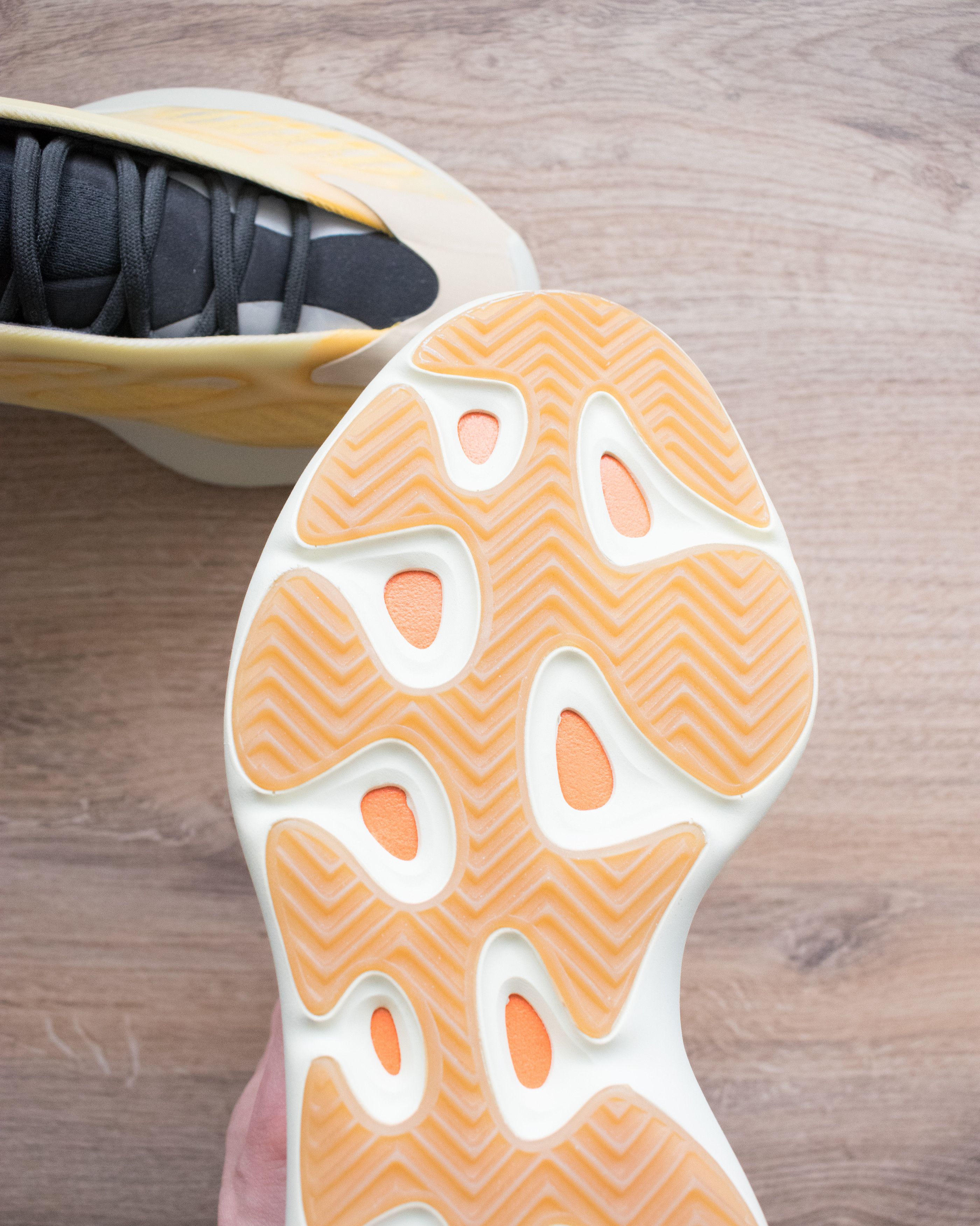 Yeezy Adidas Yeezy 700 V3 Mono Safflover Size US 8.5 / EU 41-42 - 5 Thumbnail
