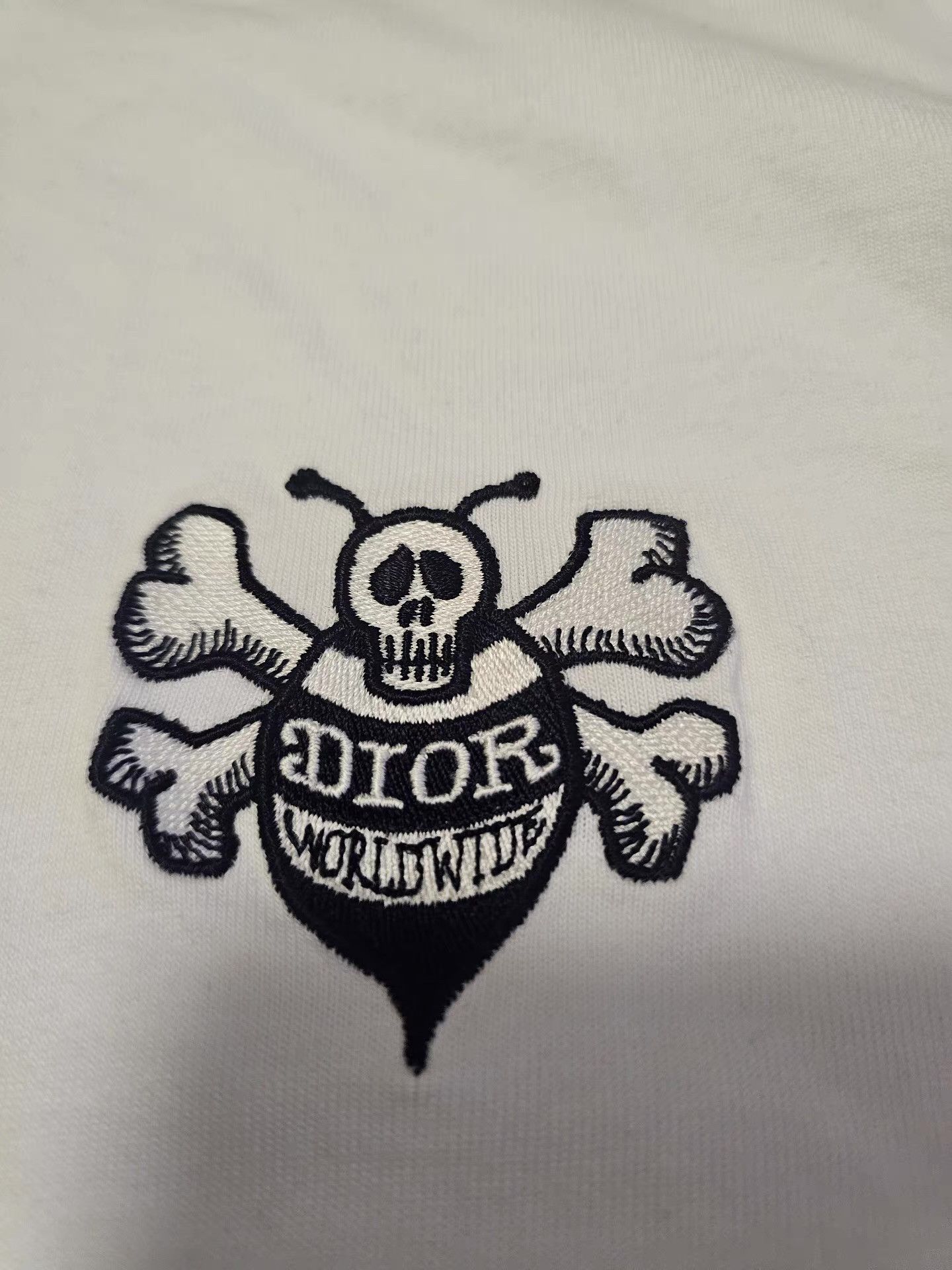 Dior Dior White Bee Short Sleeve T-shirt. Q4 Size US XS / EU 42 / 0 - 2 Thumbnail