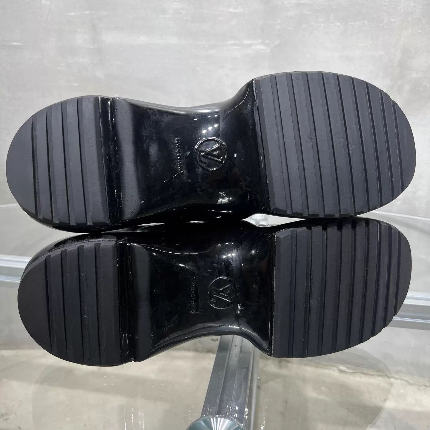 Louis Vuitton LV Archlight Black/Silver Dad Sneakers UK6.5 YH26303 Size US 7.5 / EU 40-41 - 7 Thumbnail