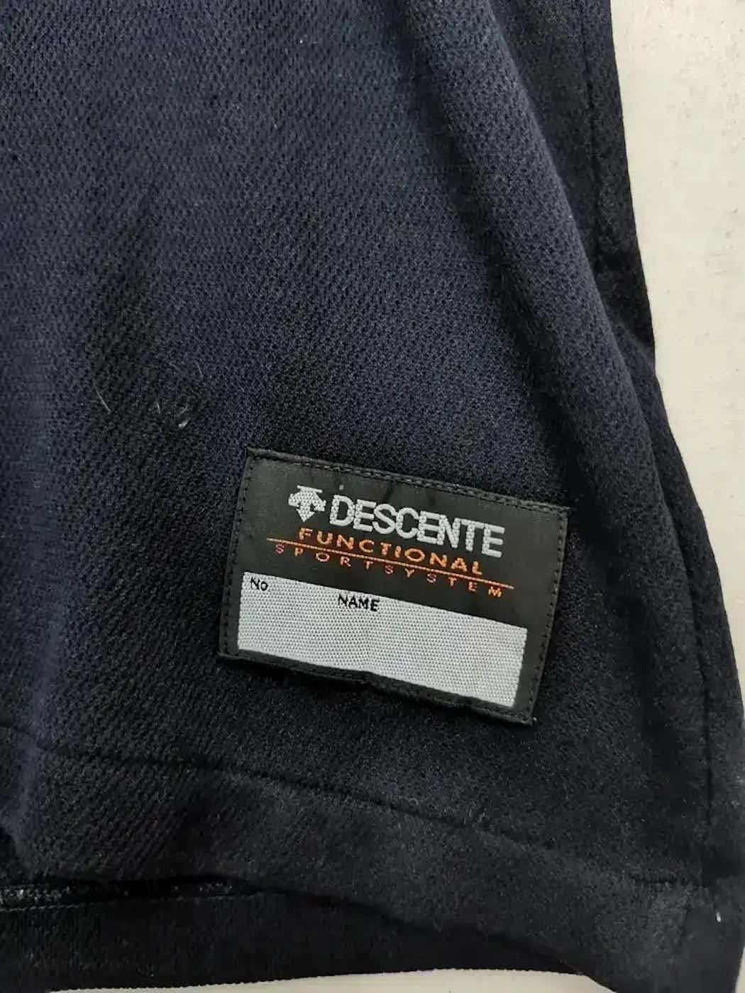 Descente Vintage Descente T-shirt Size US M / EU 48-50 / 2 - 7 Thumbnail