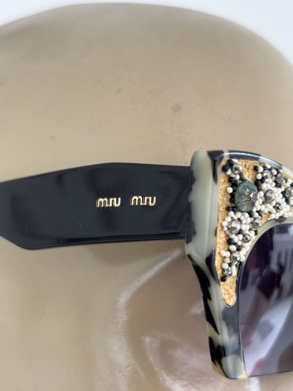 Miu Miu Embellished Cat-Eye Sunglasses Size ONE SIZE - 5 Thumbnail