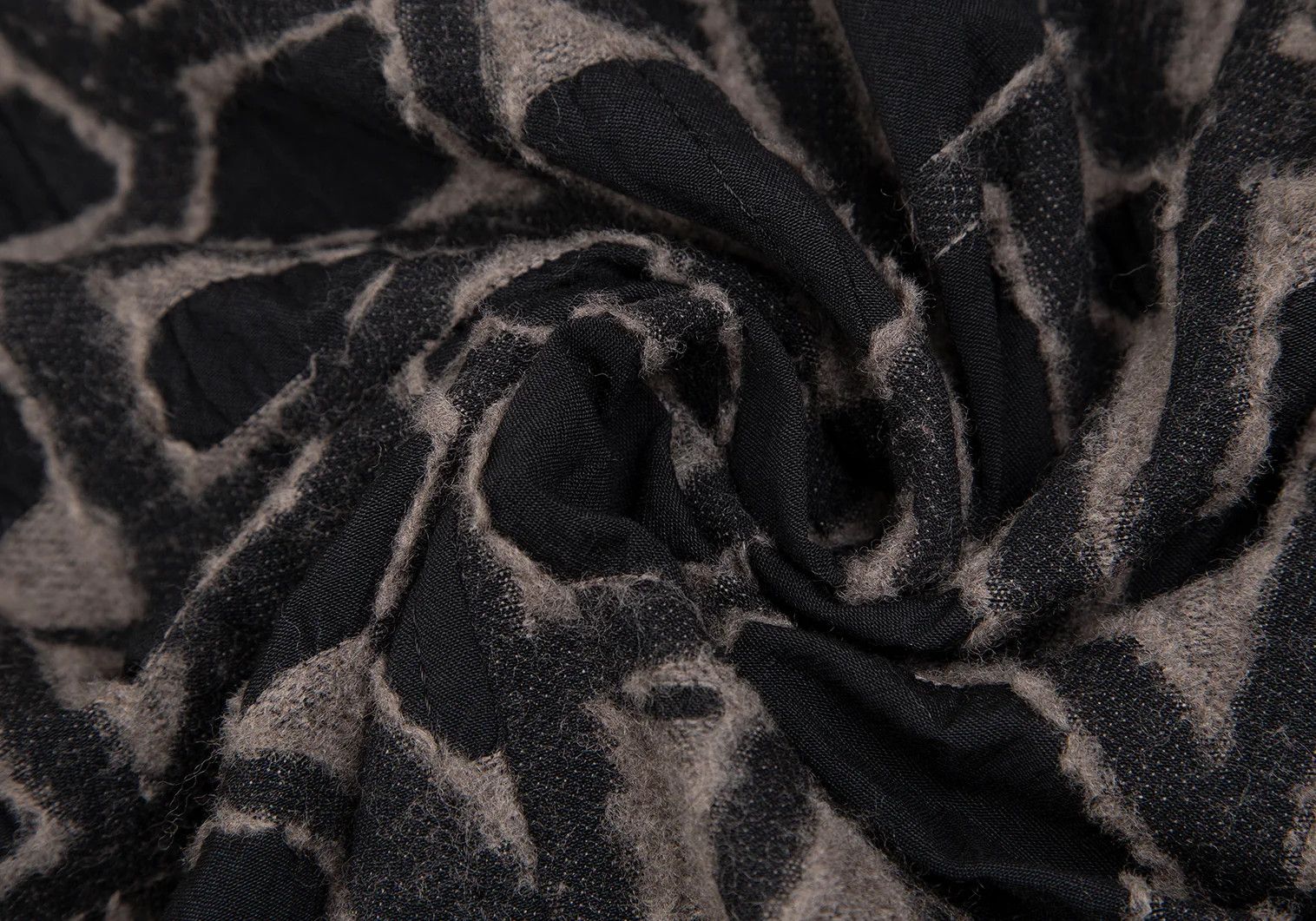 Issey Miyake Jacquard Design Jacket in Black Gray, Size 4 Size US XL / EU 56 / 4 - 14 Thumbnail