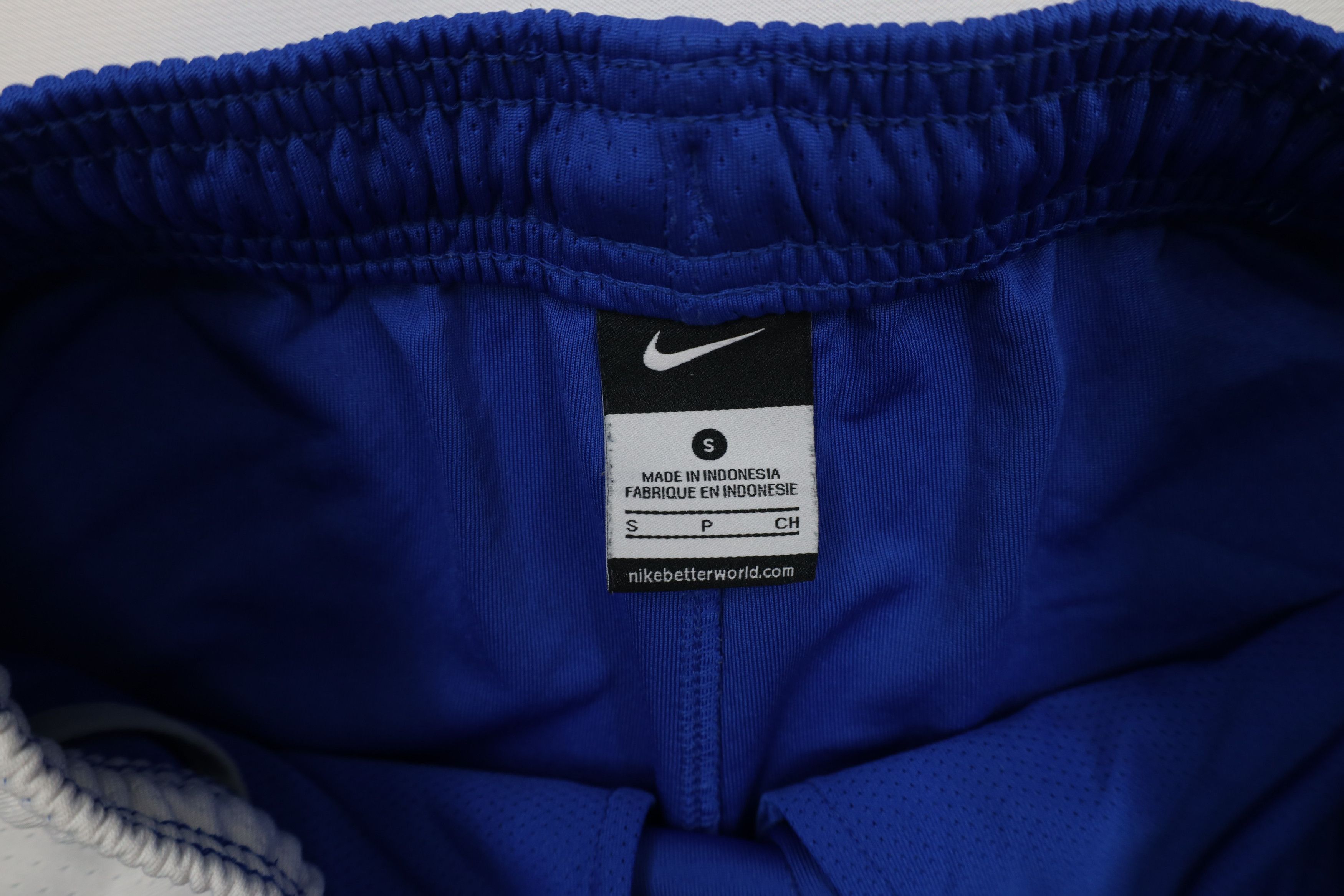 Nike × Vintage Nike Heavyweight University of Kentucky Basketball Shorts Size US 30 / EU 46 - 9 Thumbnail