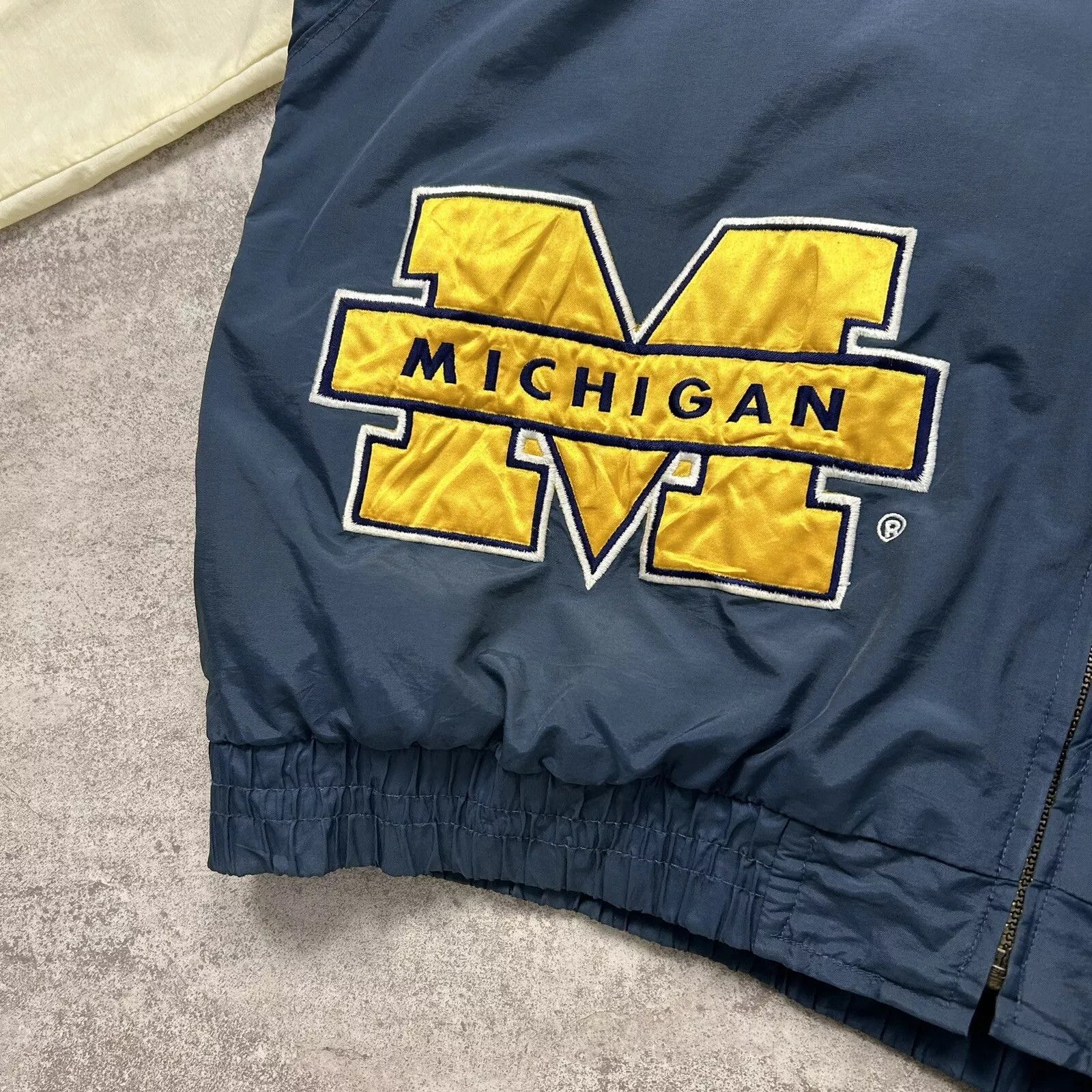 NCAA × Vintage MICHIGAN WOLVERINES LOGO ATHLETIC SHARK TOOTH JACKET SPLASH Size US XL / EU 56 / 4 - 3 Thumbnail