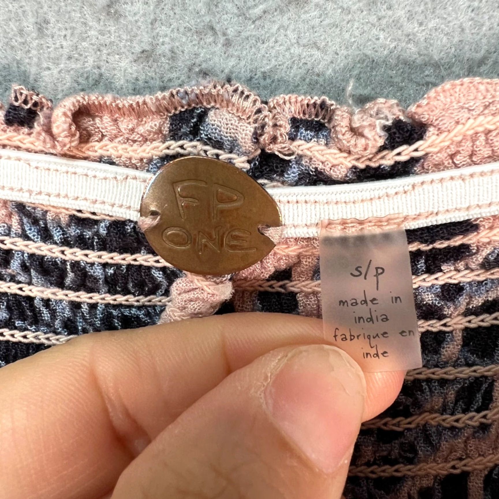 Free People Free People Womens Small Pink & Black Textured Smocked Shorts 100% Viscose Summer Beach Shorties True Vintage No Size 28" / US 6 / IT 42 - 3 Thumbnail