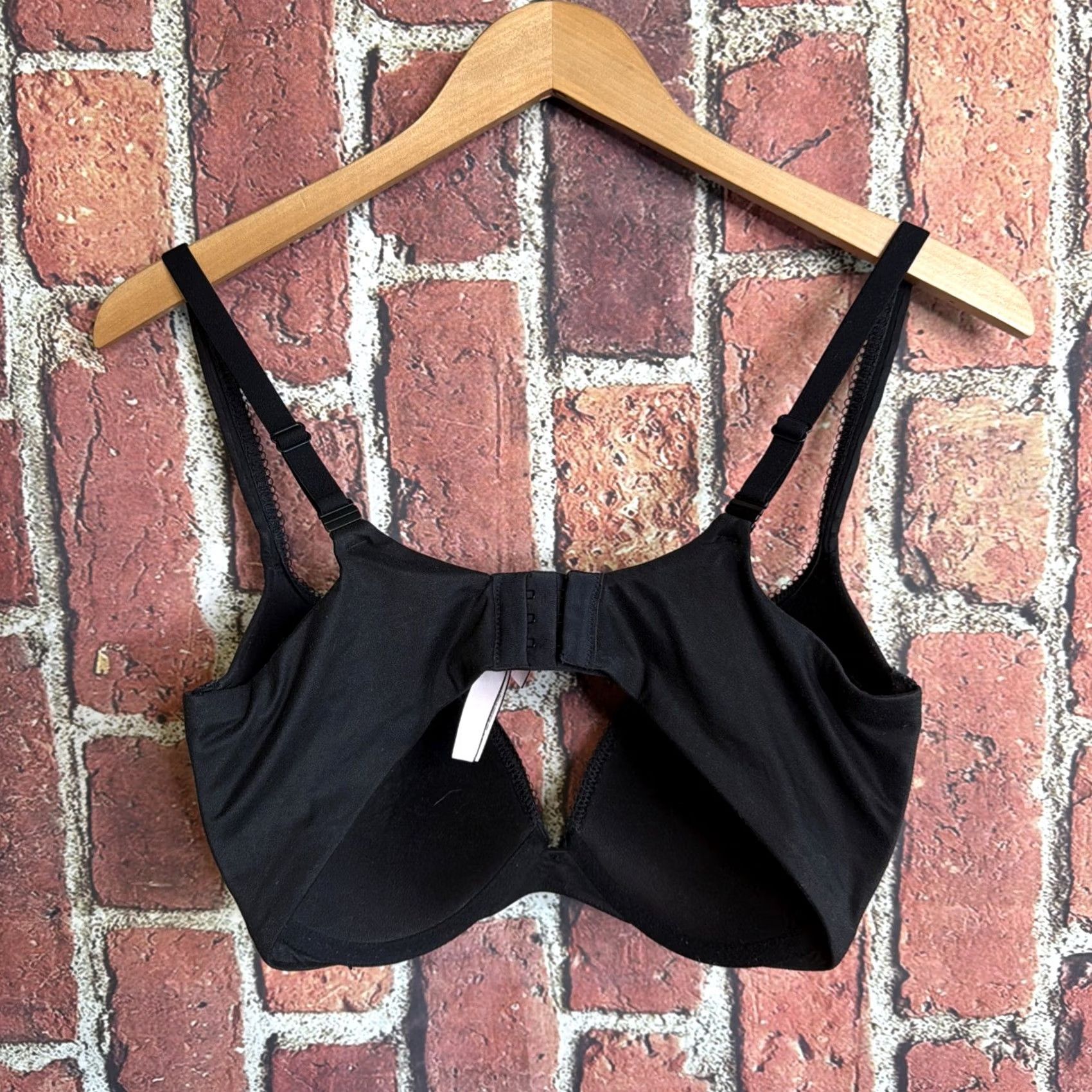 Victoria's Secret Victoria's Secret Bra Black 36DD Push Up Underwired Lace Offset: Solid, Velvety Style Very Sexy Angel Velvet? Size ONE SIZE - 3 Thumbnail