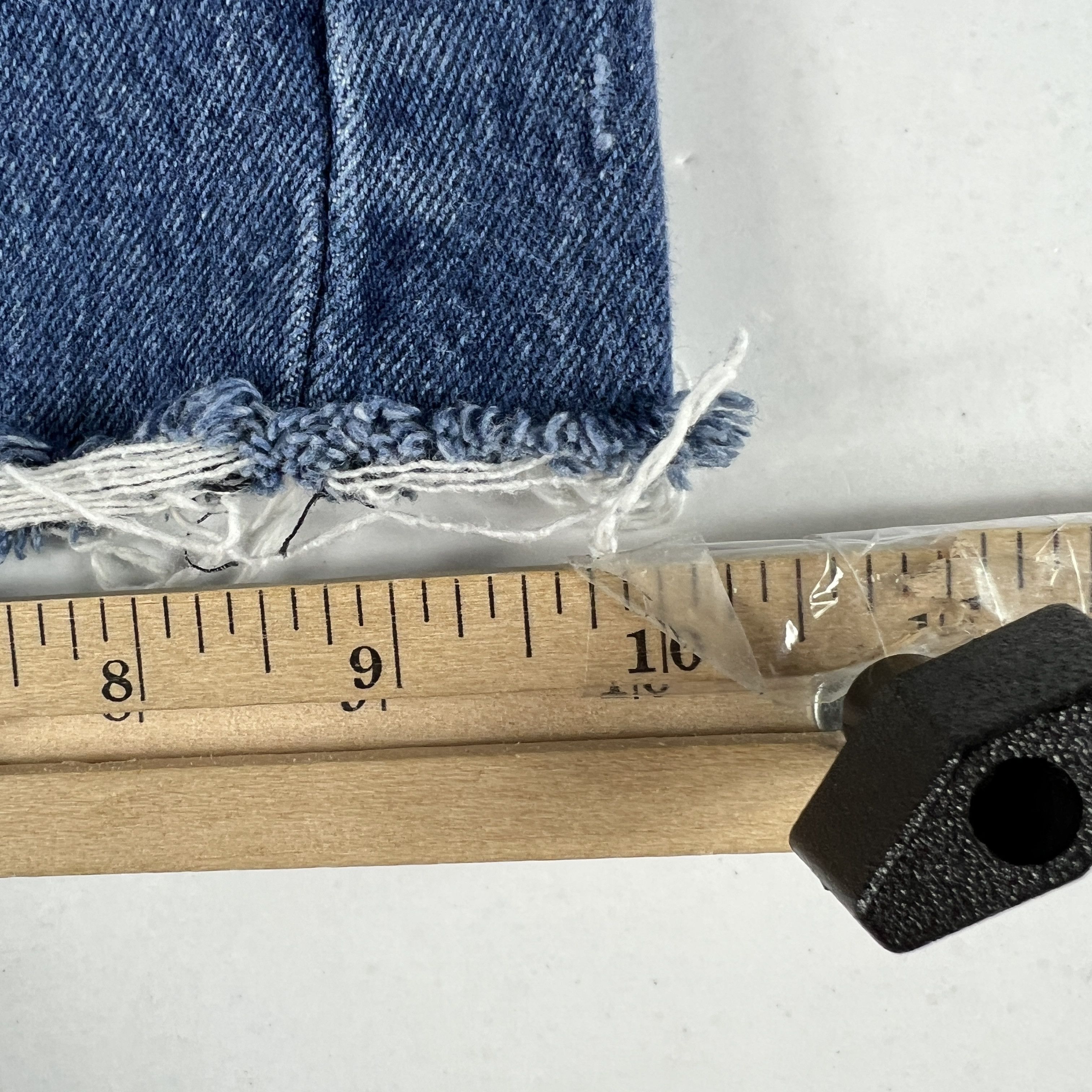 Levi's Levi's Jean Shorts 501 Straight Cut Off Frayed Denim Jorts Size US 30 / EU 46 - 15 Thumbnail