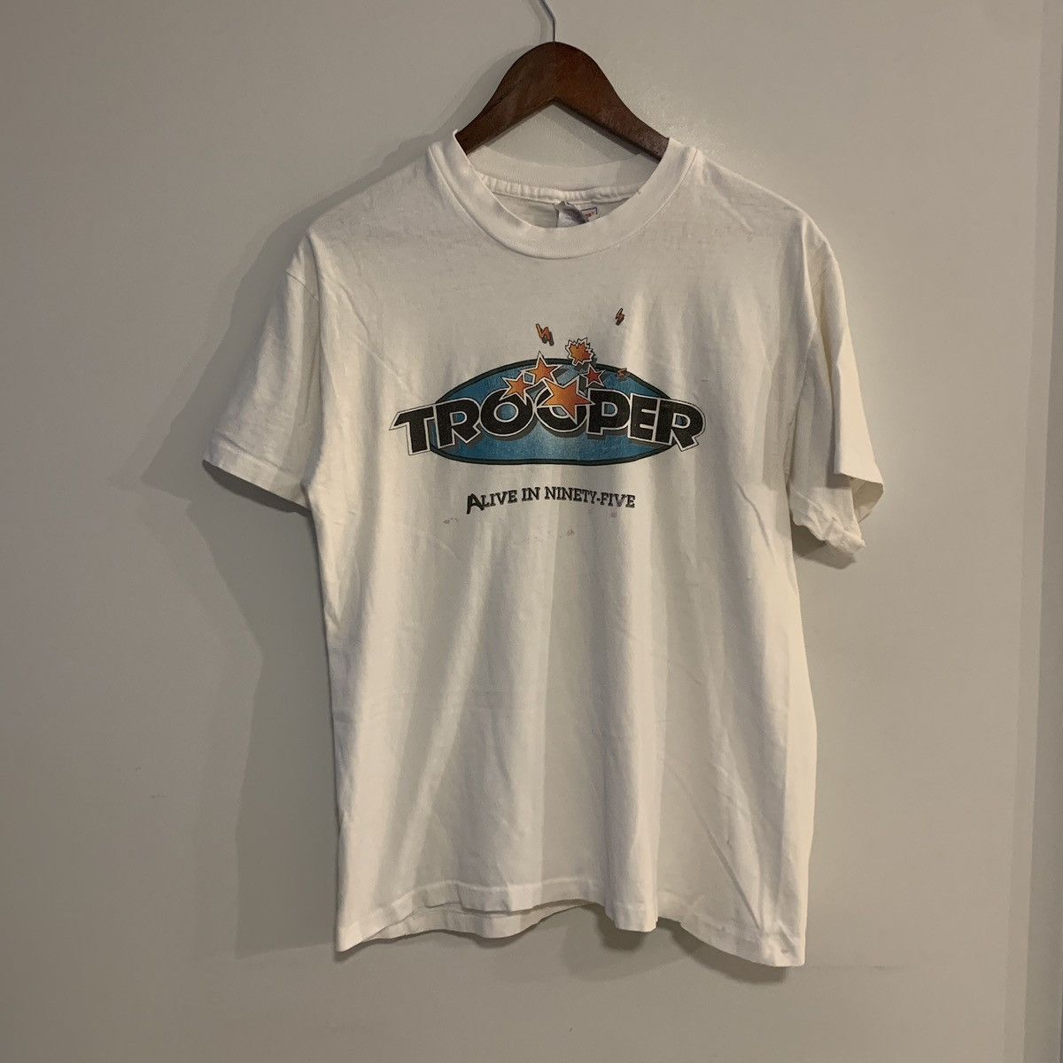 Band Tees × Vintage Vintage Trooper Band T shirt 90s 2000s Size US M / EU 48-50 / 2 - 1 Thumbnail