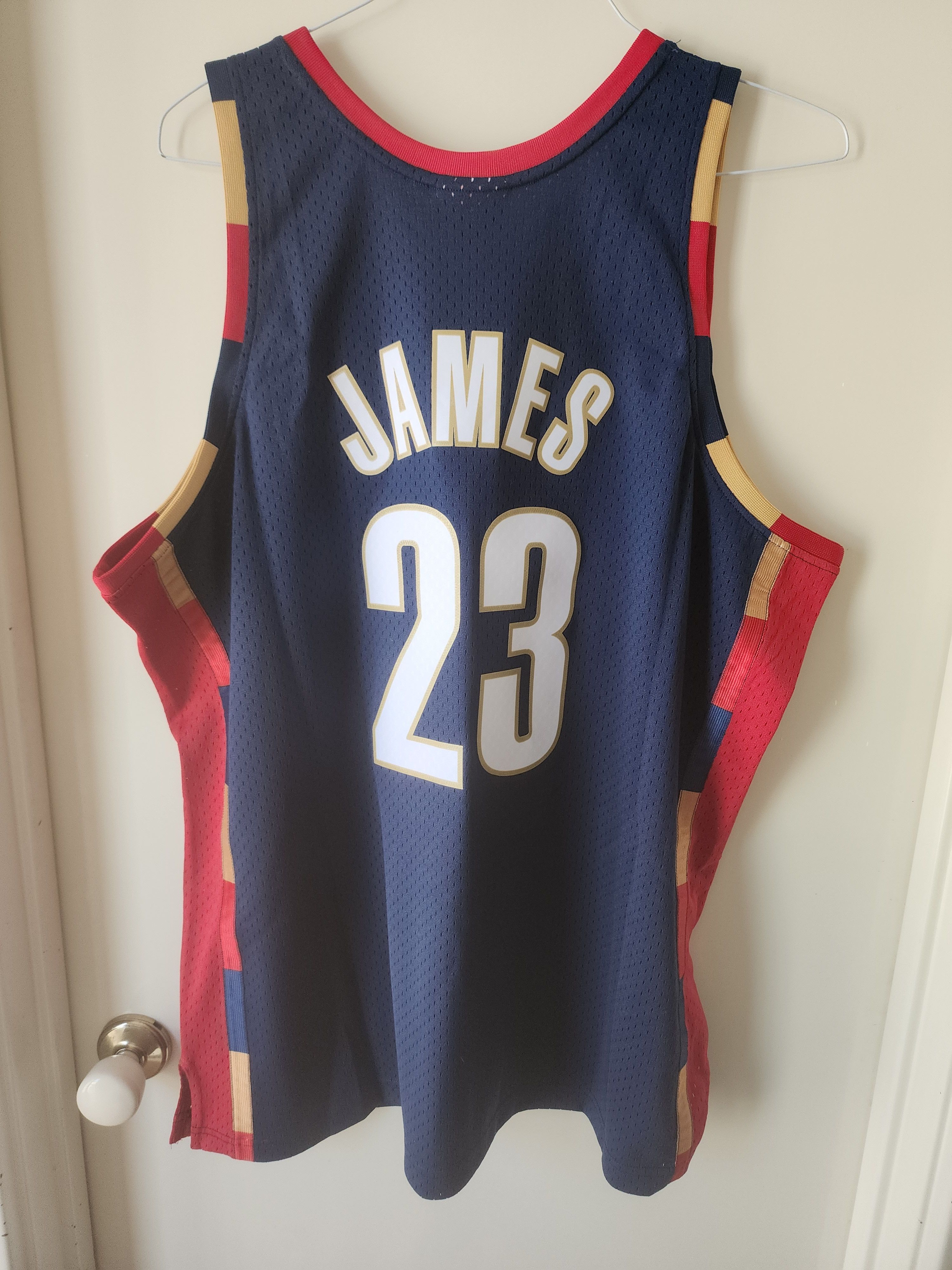 Mitchell & Ness LeBron James Cavaliers '08-'09 Mitchell & Ness NBA Jersey Size US XXL / EU 58 / 5 - 2 Thumbnail