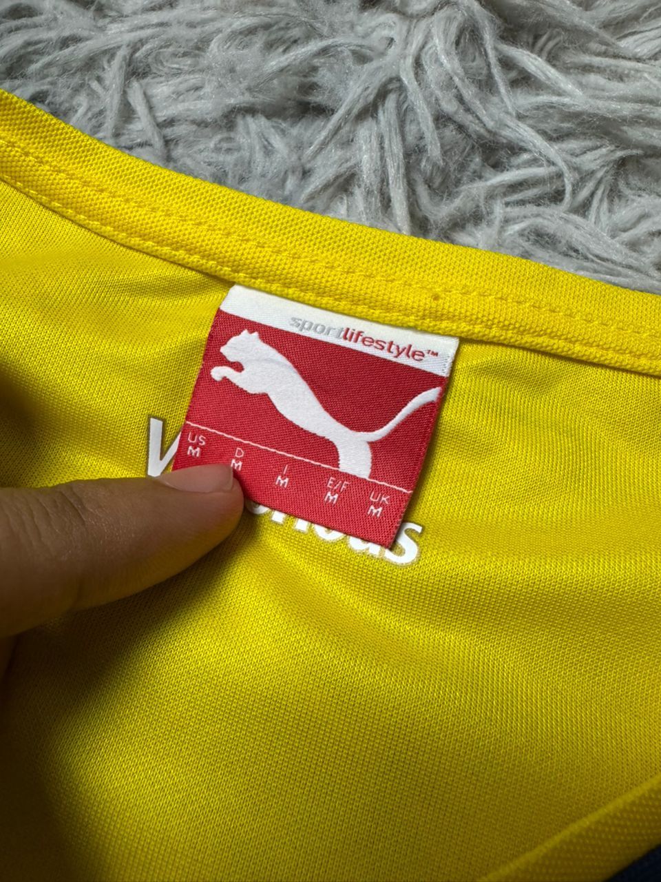 Vintage Arsenal Away Kit 2014/15 Size US M / EU 48-50 / 2 - 3 Thumbnail