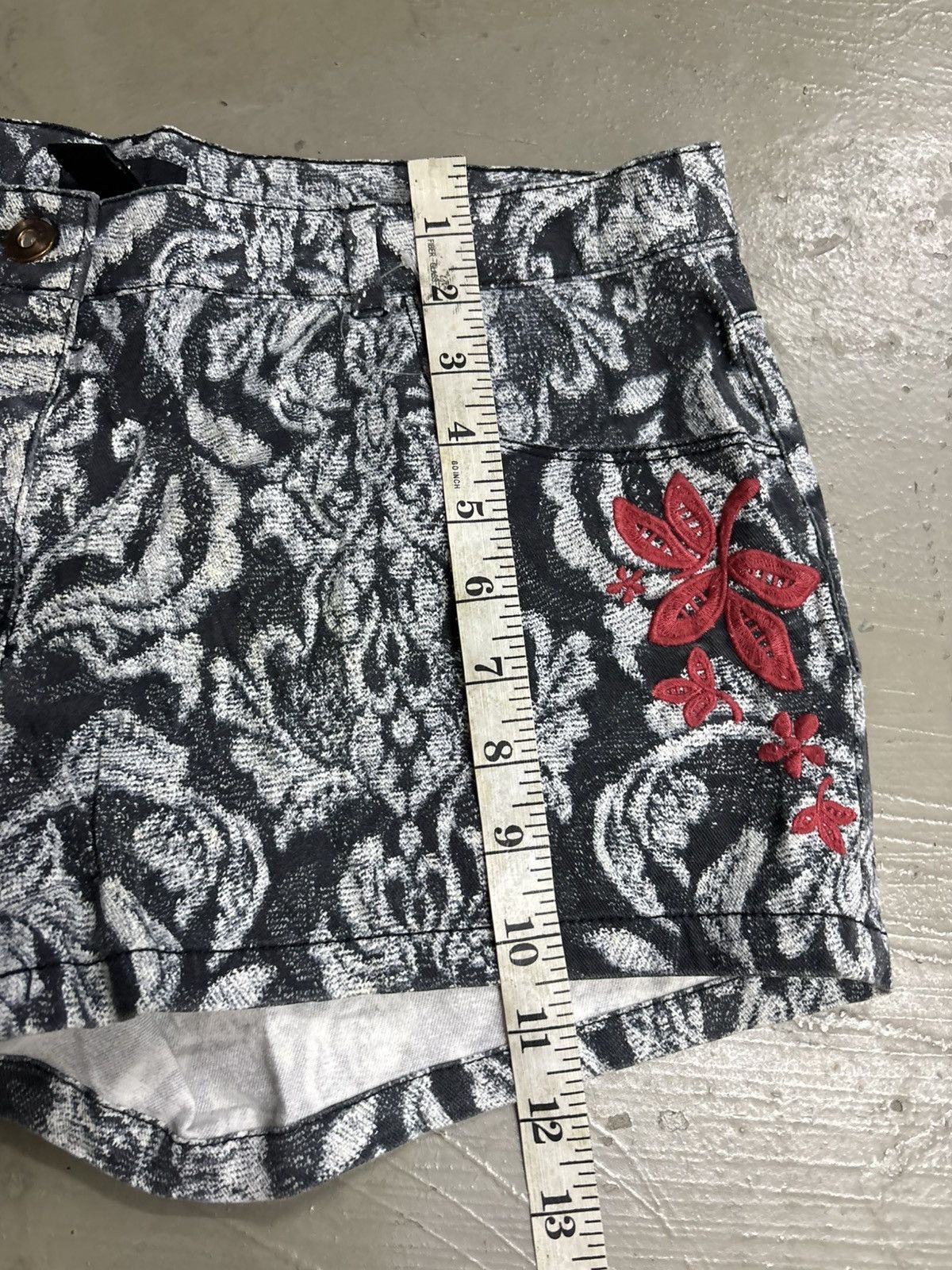 Hysteric Glamour Vintage Hysteric Glamour Floral Shorts H&M Size 34" / US 12 / IT 48 - 10 Thumbnail