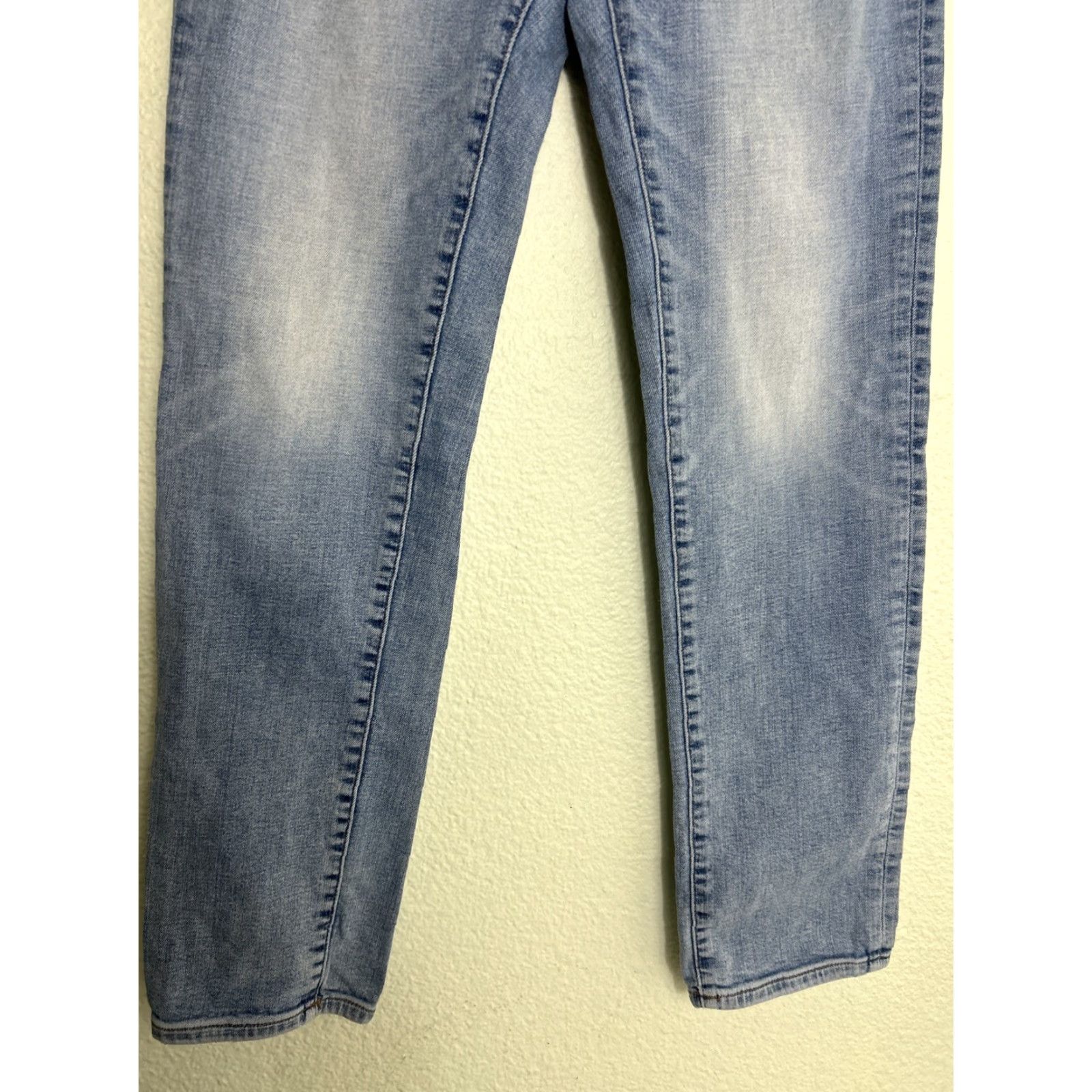 American Eagle Outfitters American Eagle Outfitters Airflex Jeans Light Wash Slim Jeans 29x32 Men Blue 90s Slimming Light Wash Jeans Size US 29 - 2 Thumbnail
