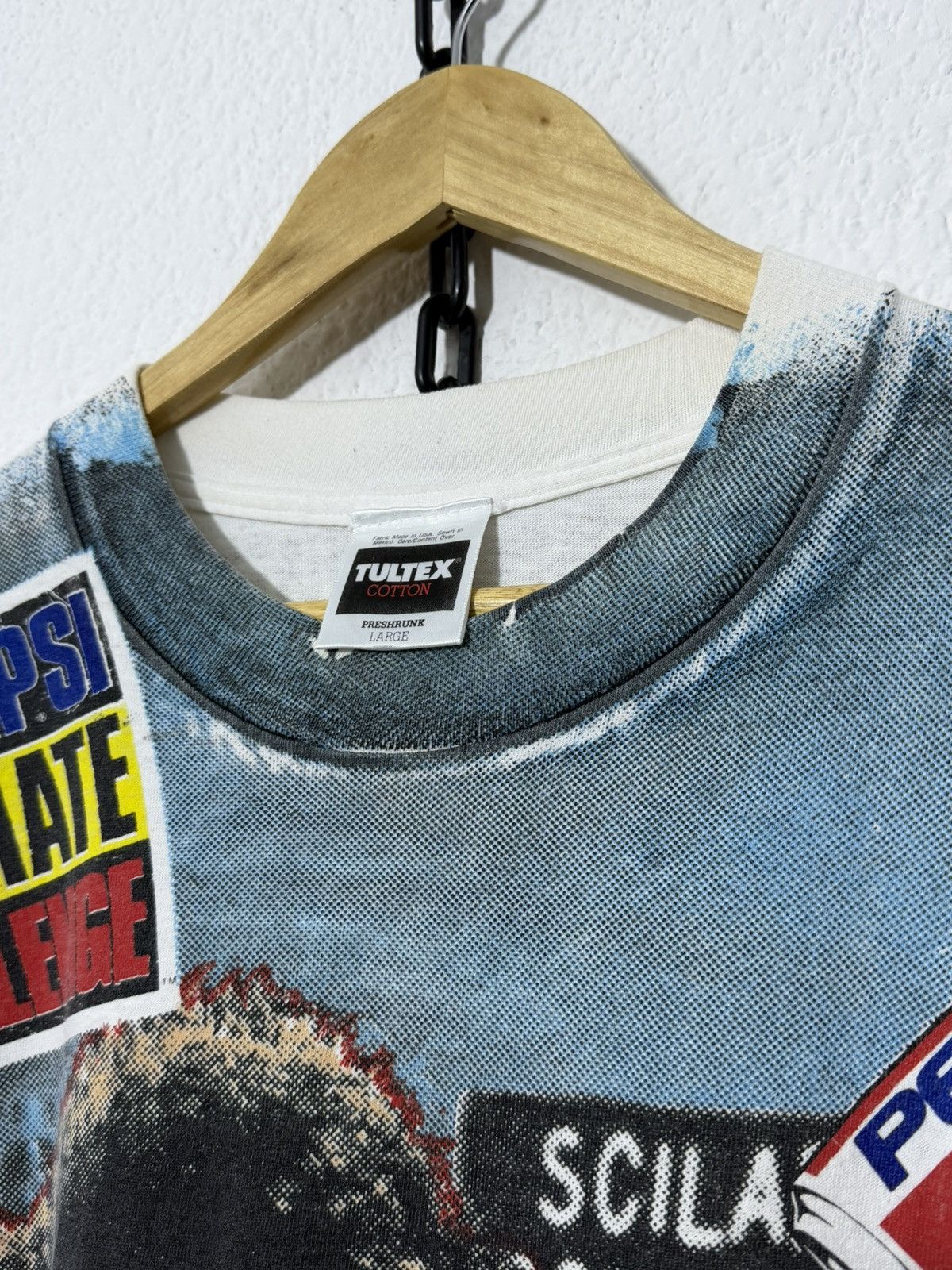 Vintage 90’s Kramer “The Pepsi Ultimate Challenge” AOP Size US L / EU 52-54 / 3 - 2 Thumbnail