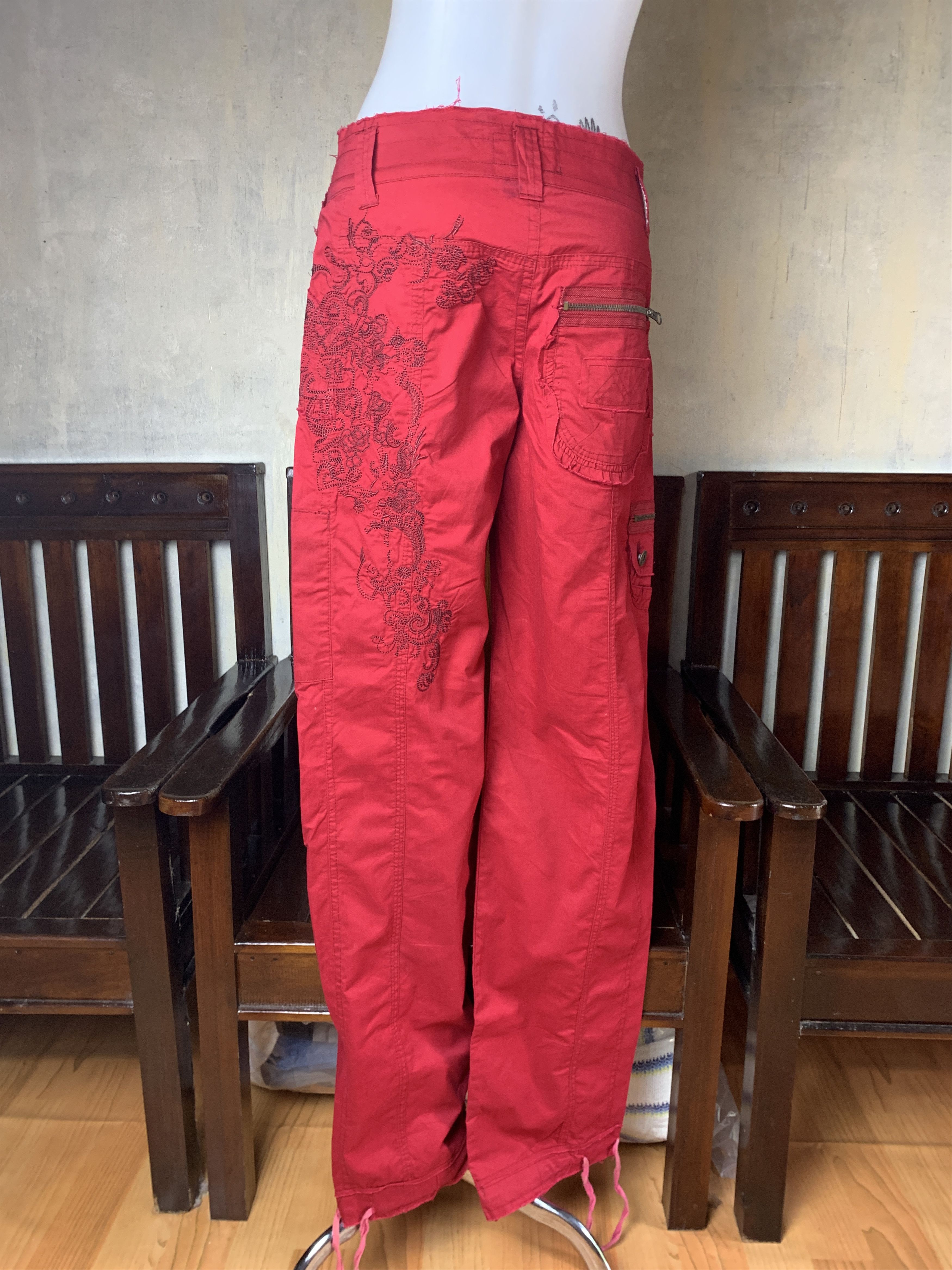 Enyce Enyce Red Tribal Combat Pants (28) Size 28" / US 6 / IT 42 - 2 Thumbnail