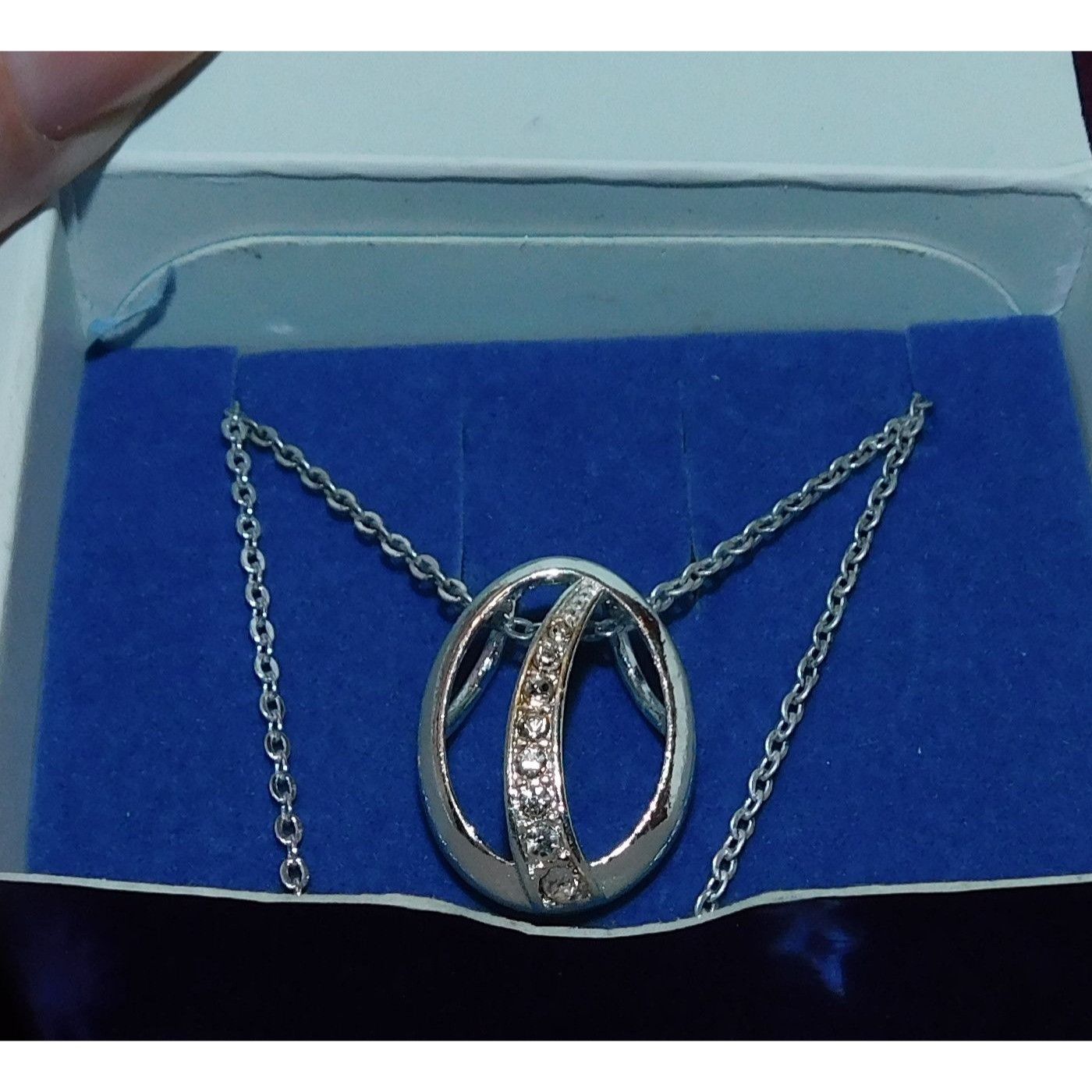 Other Avon "Believe In Love" Silver Tone Pendant Necklace Size ONE SIZE - 3 Thumbnail