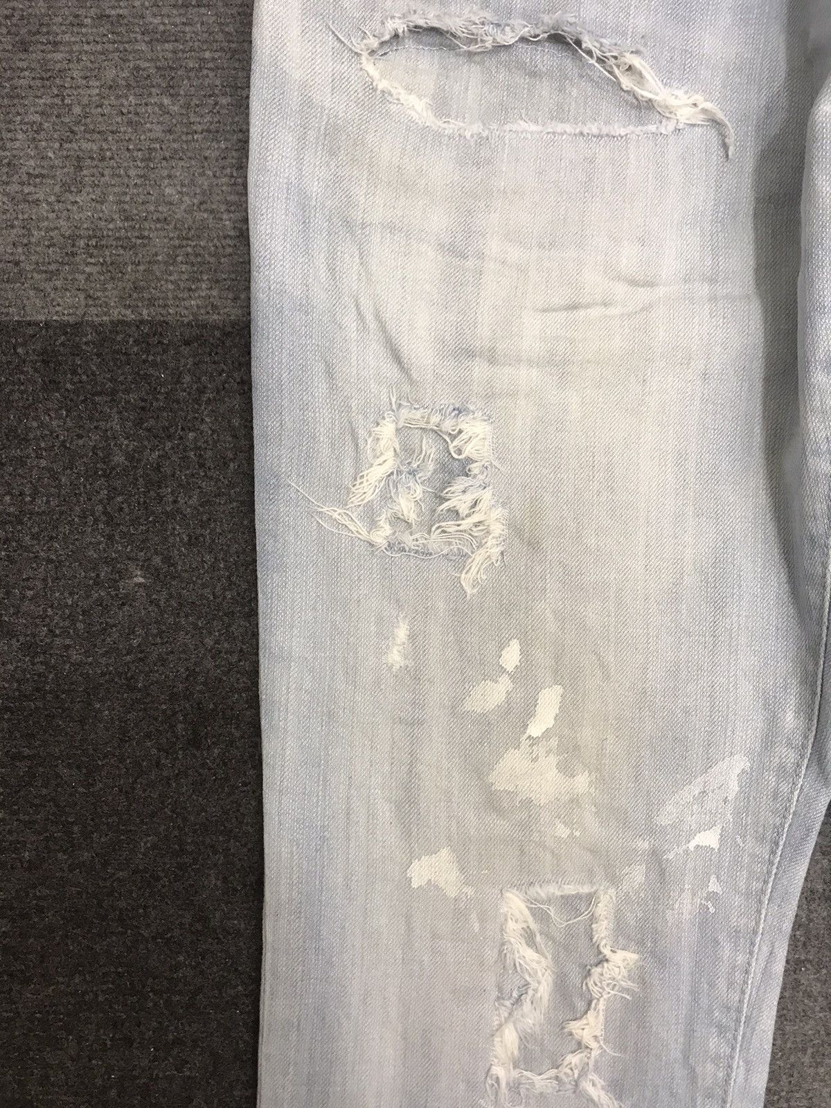 Japanese Brand 💥DESIGNER💥 PLAGPLAG Light Wash Skinny Distresed Denim F219 Size US 30 / EU 46 - 6 Thumbnail
