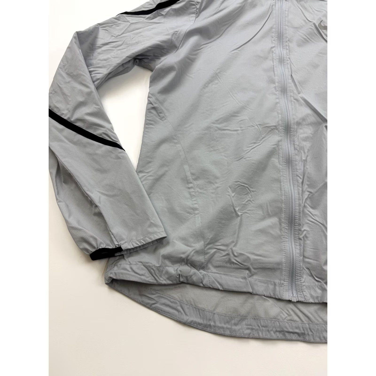 Nike Nike Jacket Womens Small Gray Full Zip Running Windbreaker Lightweight Size S / US 4 / IT 40 - 3 Thumbnail