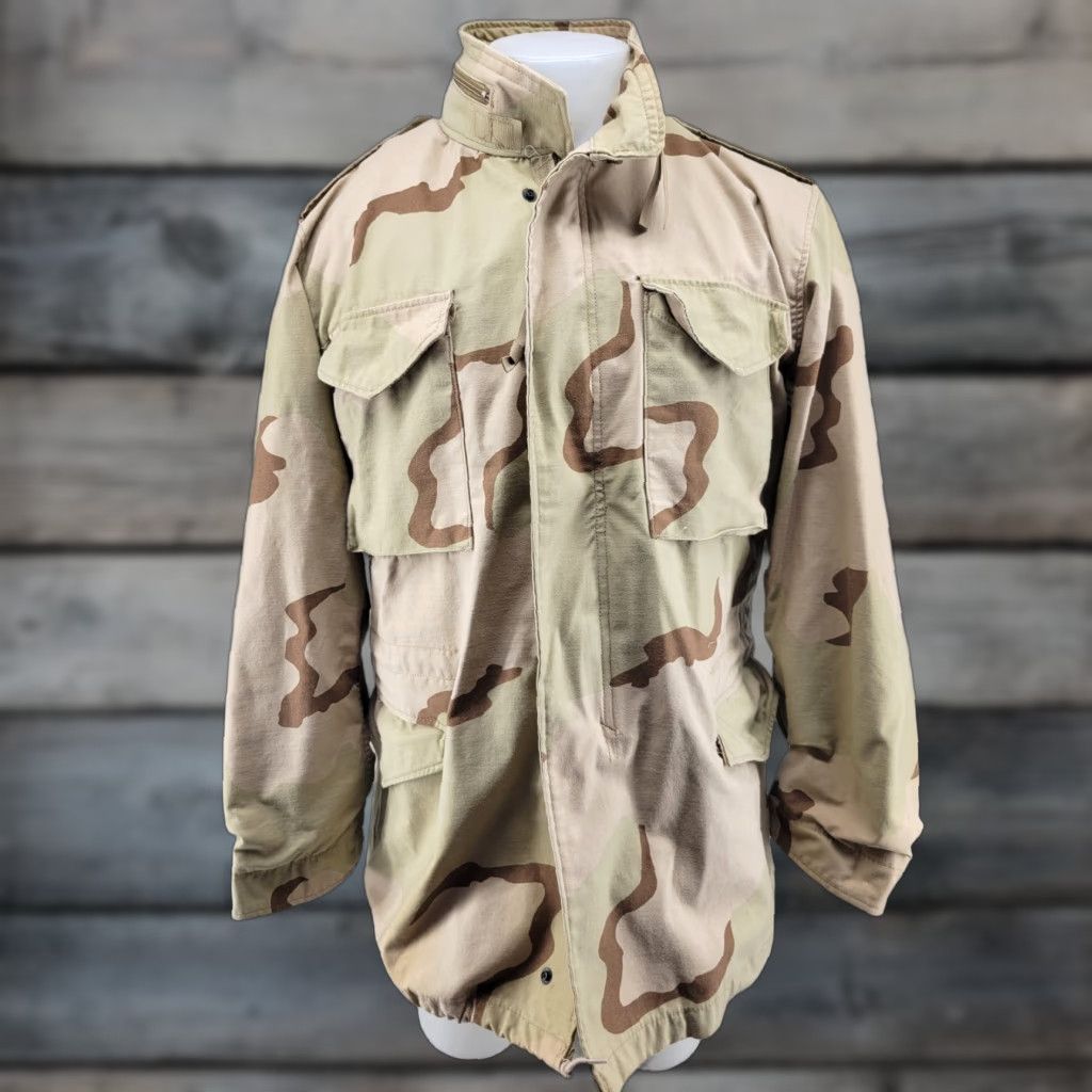 Vintage US ARMY Field Jacket Desert Camouflage Pattern Medium Long Jacket Mens Camouflage Military Coat Long 32.5" Down Back Size US M / EU 48-50 / 2 - 1 Thumbnail