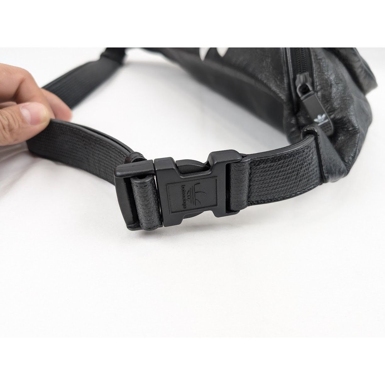 Adidas × Balenciaga o1rshd1 Size: OS / Belt Bag in Black/White Size ONE SIZE - 8 Thumbnail