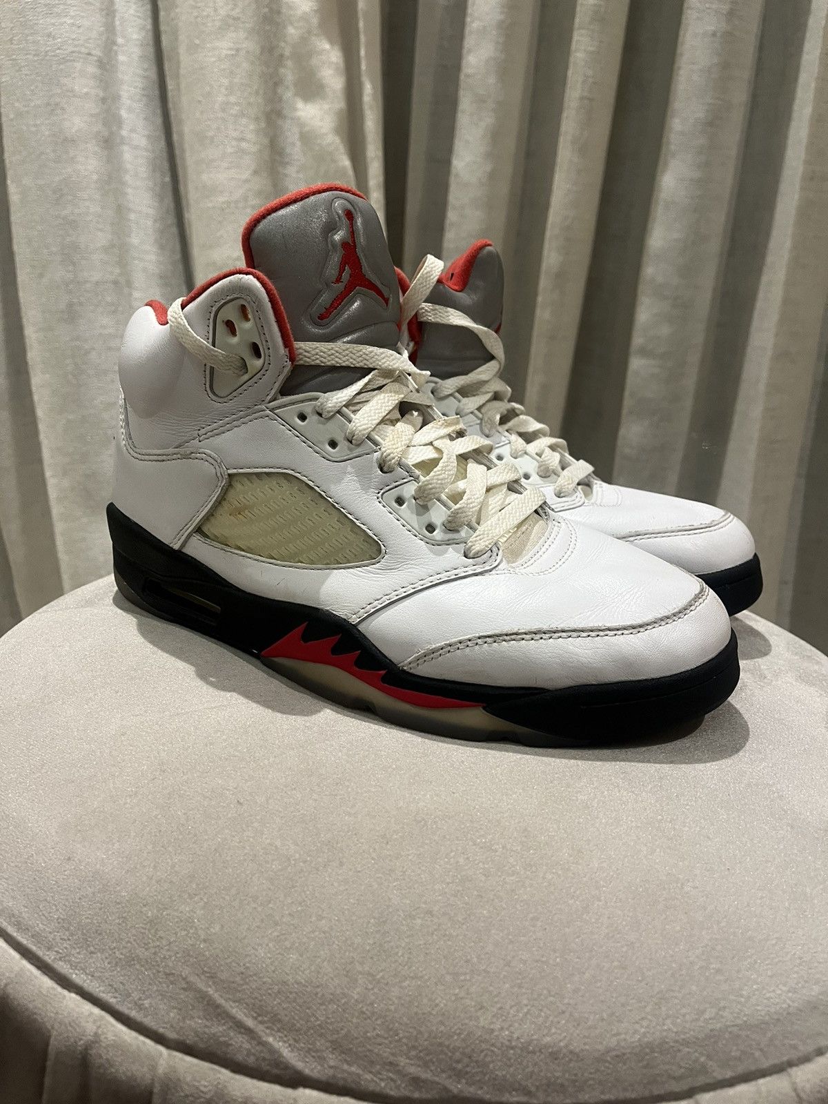 Jordan Brand Nike Air Jordan 5 Retro "Fire Red" Size US 8 / EU 41 - 2 Thumbnail