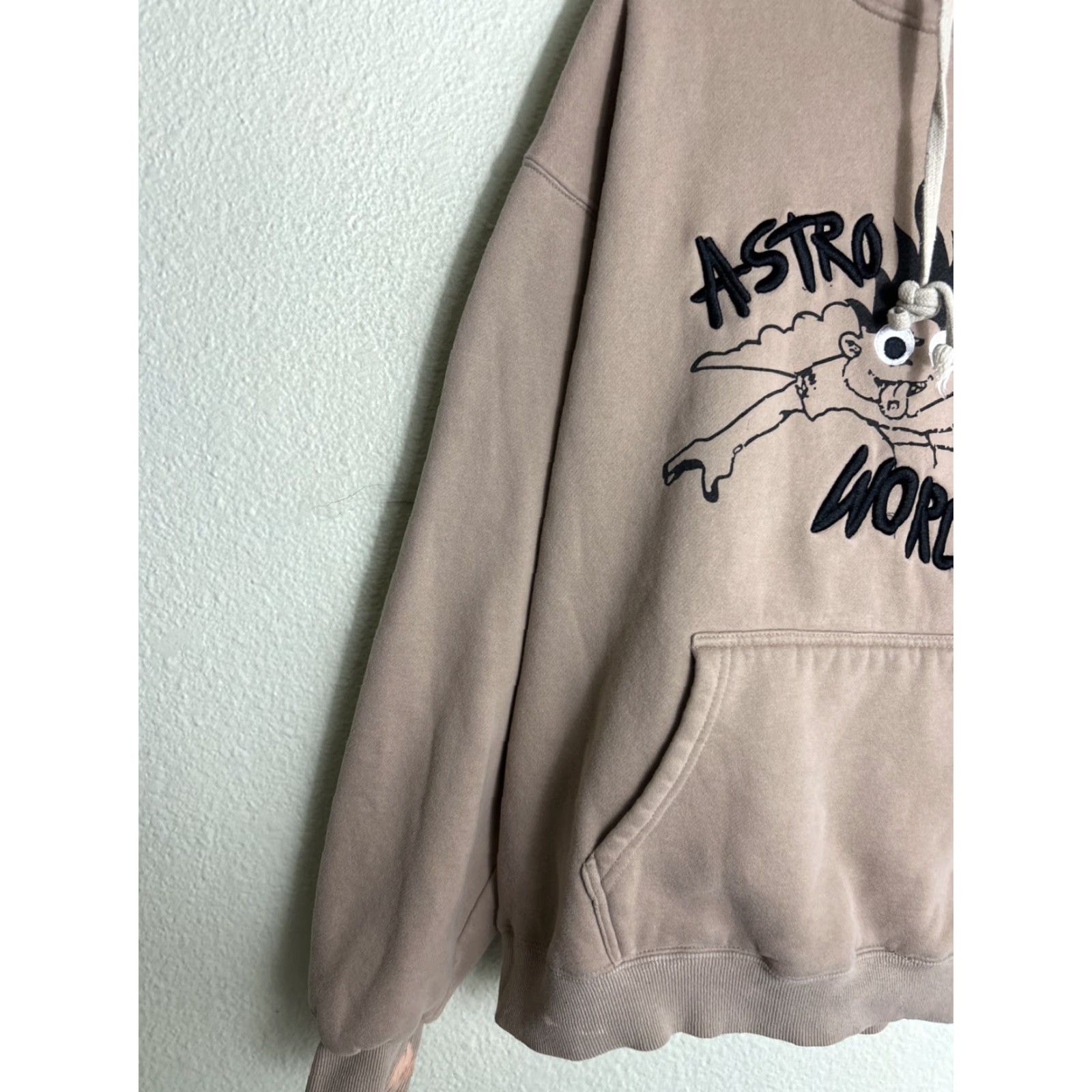 Travis Scott VINTAGE Travis Scott Astroworld Concert Look Mom I Can Fly Hoodie Mens XL Tan Size US XL / EU 56 / 4 - 2 Thumbnail
