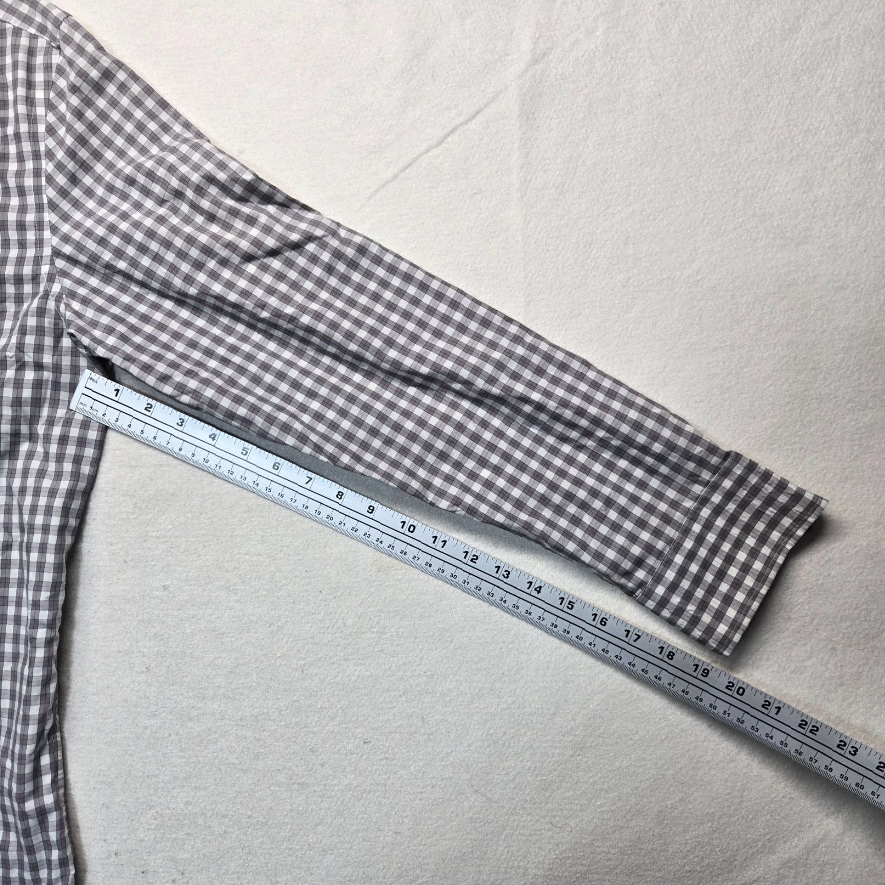 Banana Republic VINTAGE Banana Republic Gray Checkered Slim Fit Long Sleeve Button-Down Shirt Men Large Size US L / EU 52-54 / 3 - 5 Thumbnail