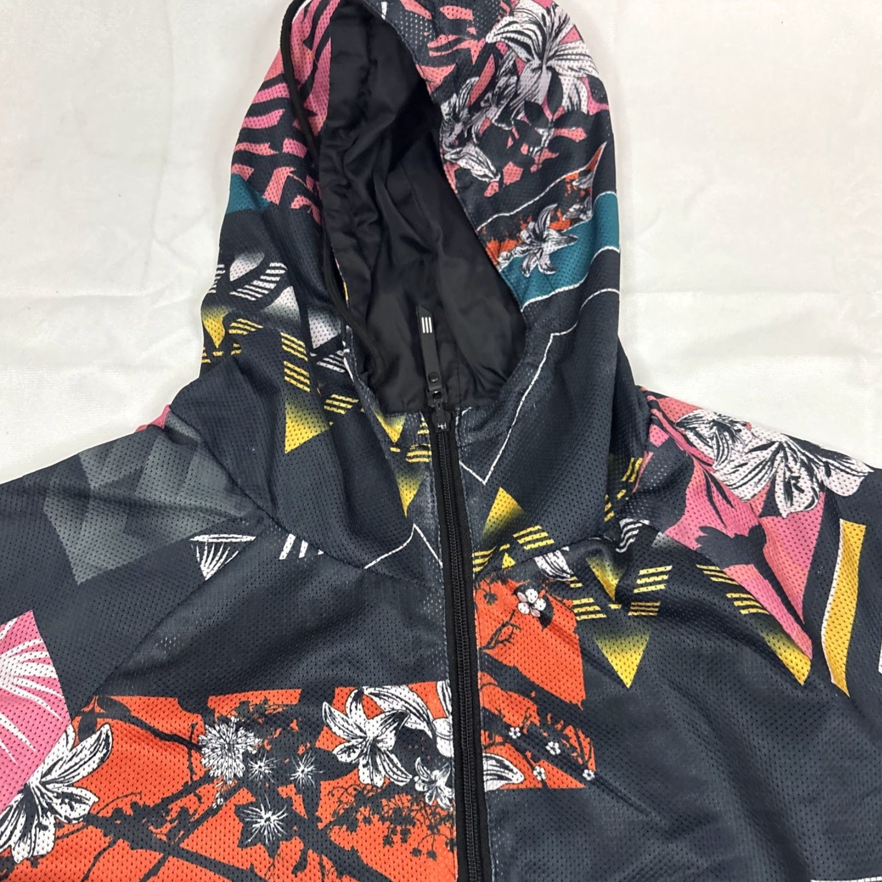 Adidas VINTAGE Adidas Full Zip Reversible Track Jacket Hoodie Mens Large Black And Floral Size US L / EU 52-54 / 3 - 4 Thumbnail