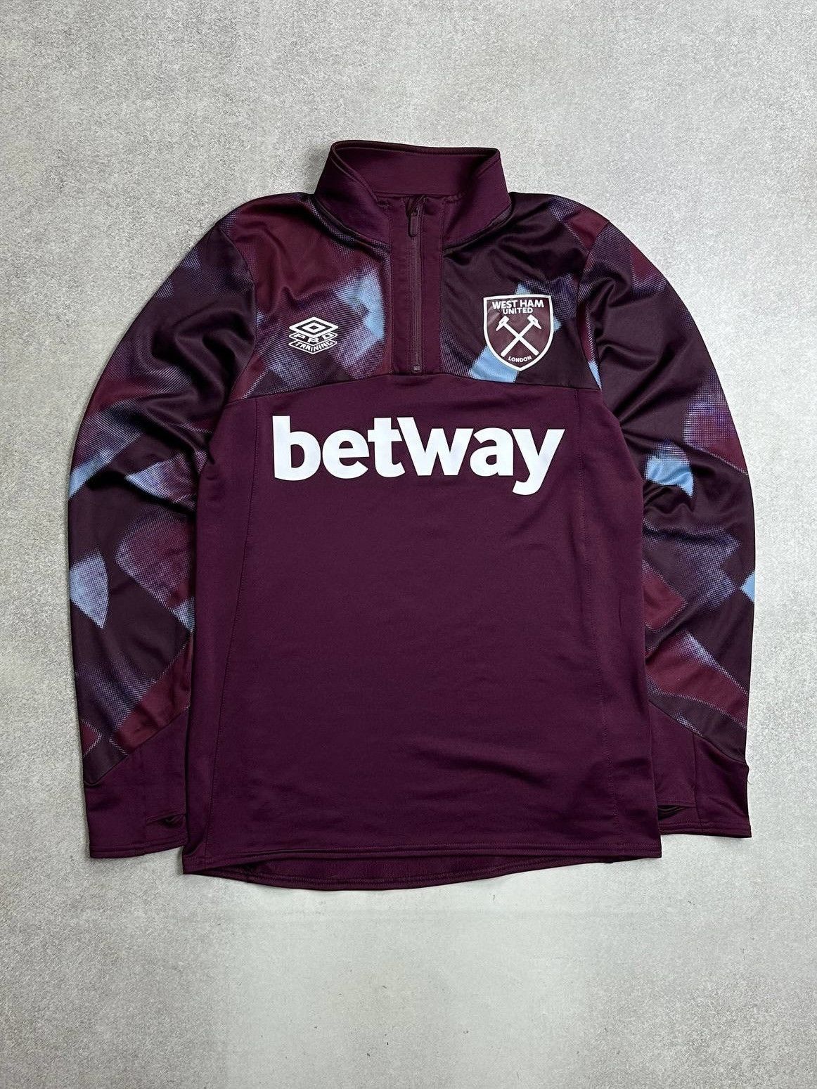 Umbro West Ham United Full Zip Football Jacket Umbro Soccer Sz S Size US S / EU 44-46 / 1 - 1 Thumbnail