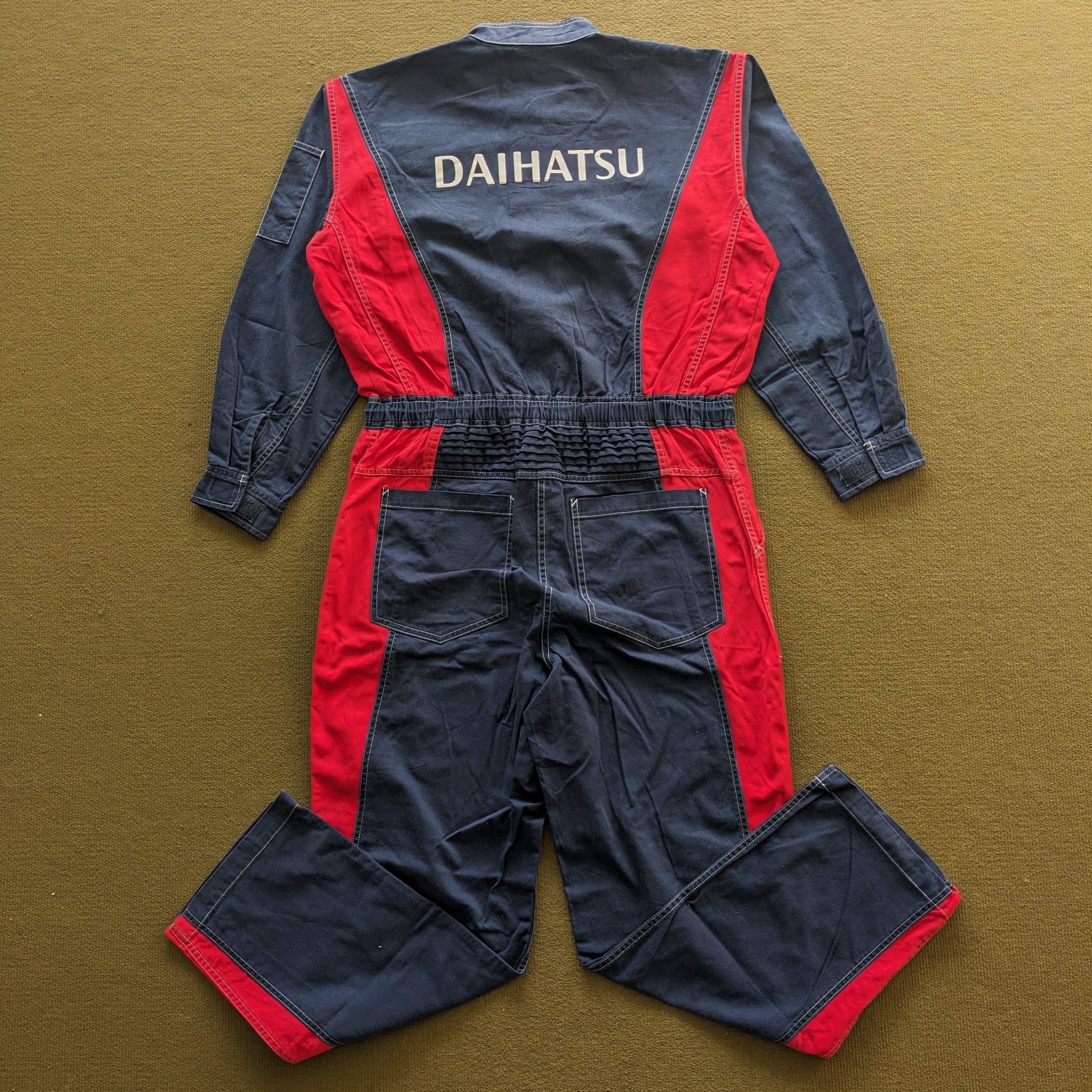 Japanese Brand Vintage DAIHATSU Racing Uniform Coverall Workwear Jacket Size US L / EU 52-54 / 3 - 1 Thumbnail