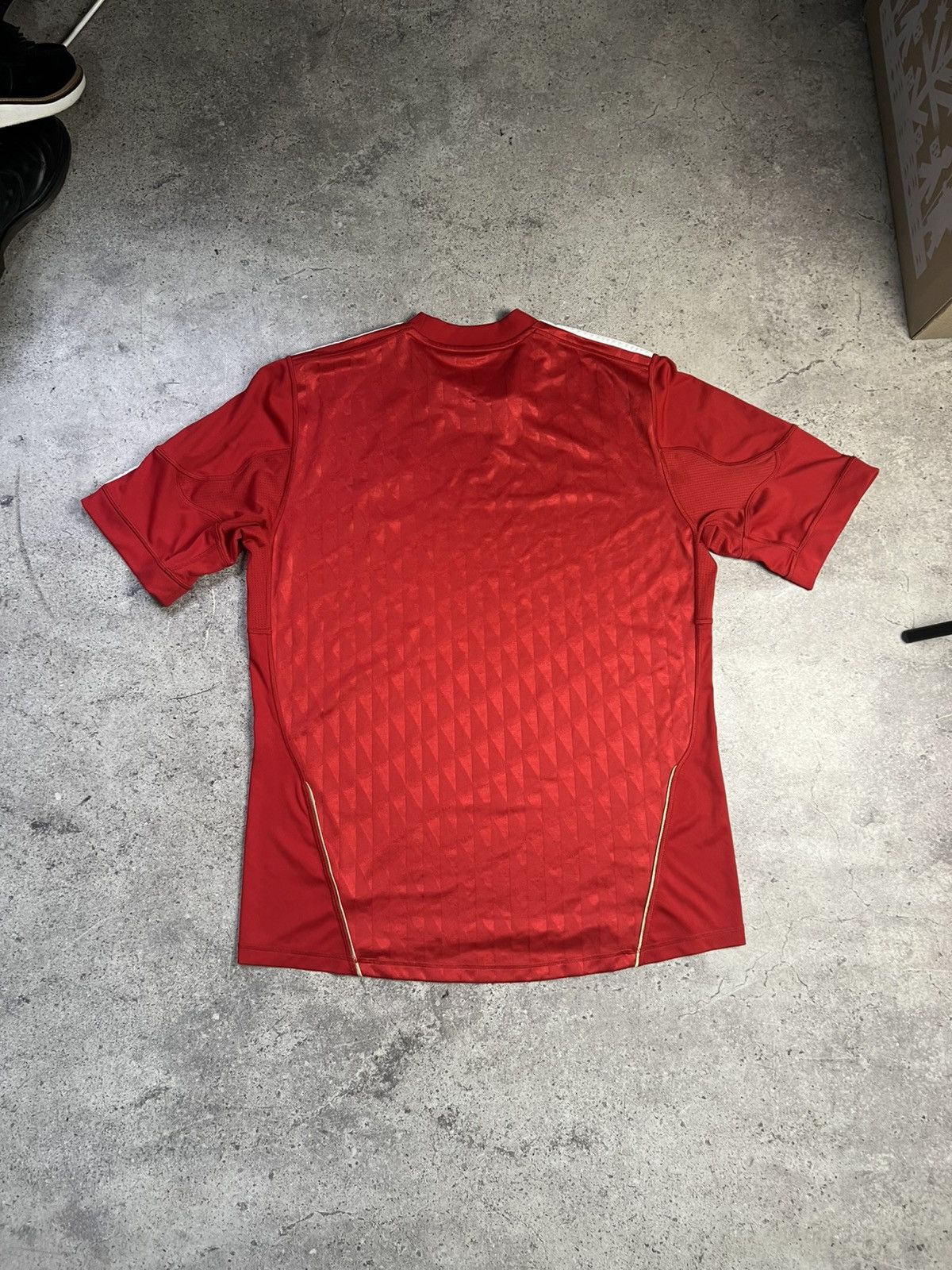 Adidas Mens Vintage Adidas Liverpool FC T-shirt soccer jersey tee Size US L / EU 52-54 / 3 - 16 Thumbnail