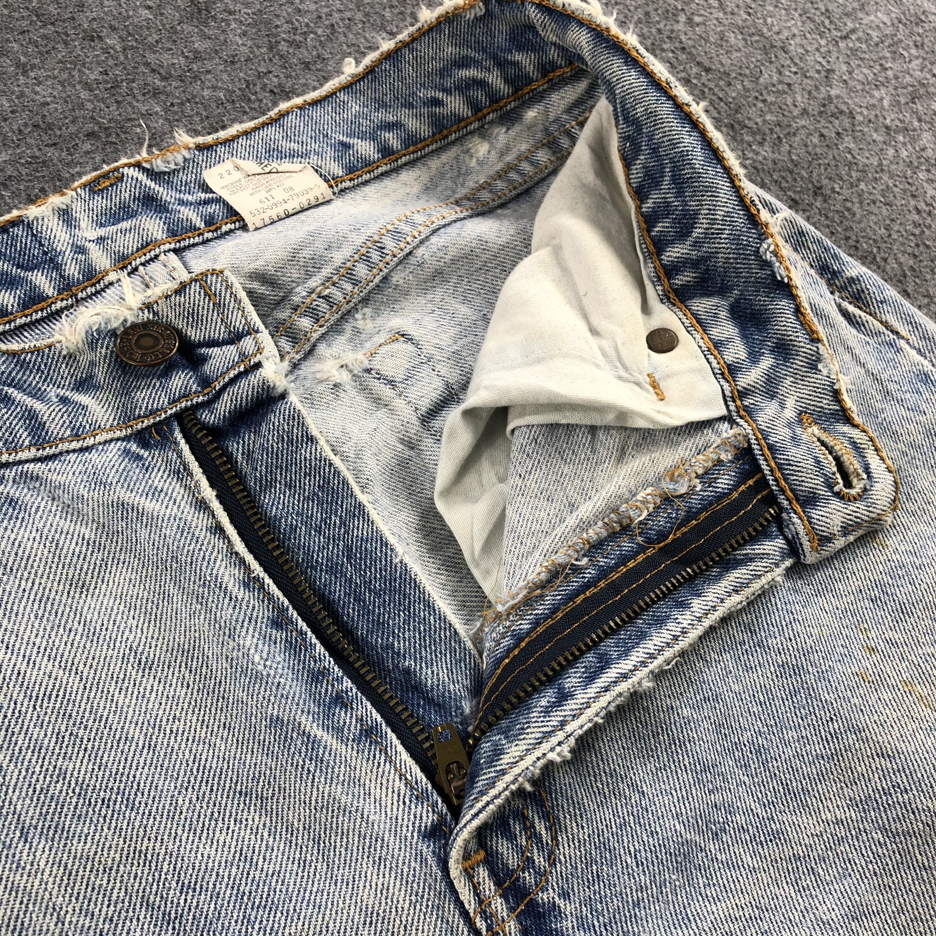 Levi's Vintage 90s Light Wash Levis 560 Jeans-J2043 Size US 28 / EU 44 - 19 Thumbnail