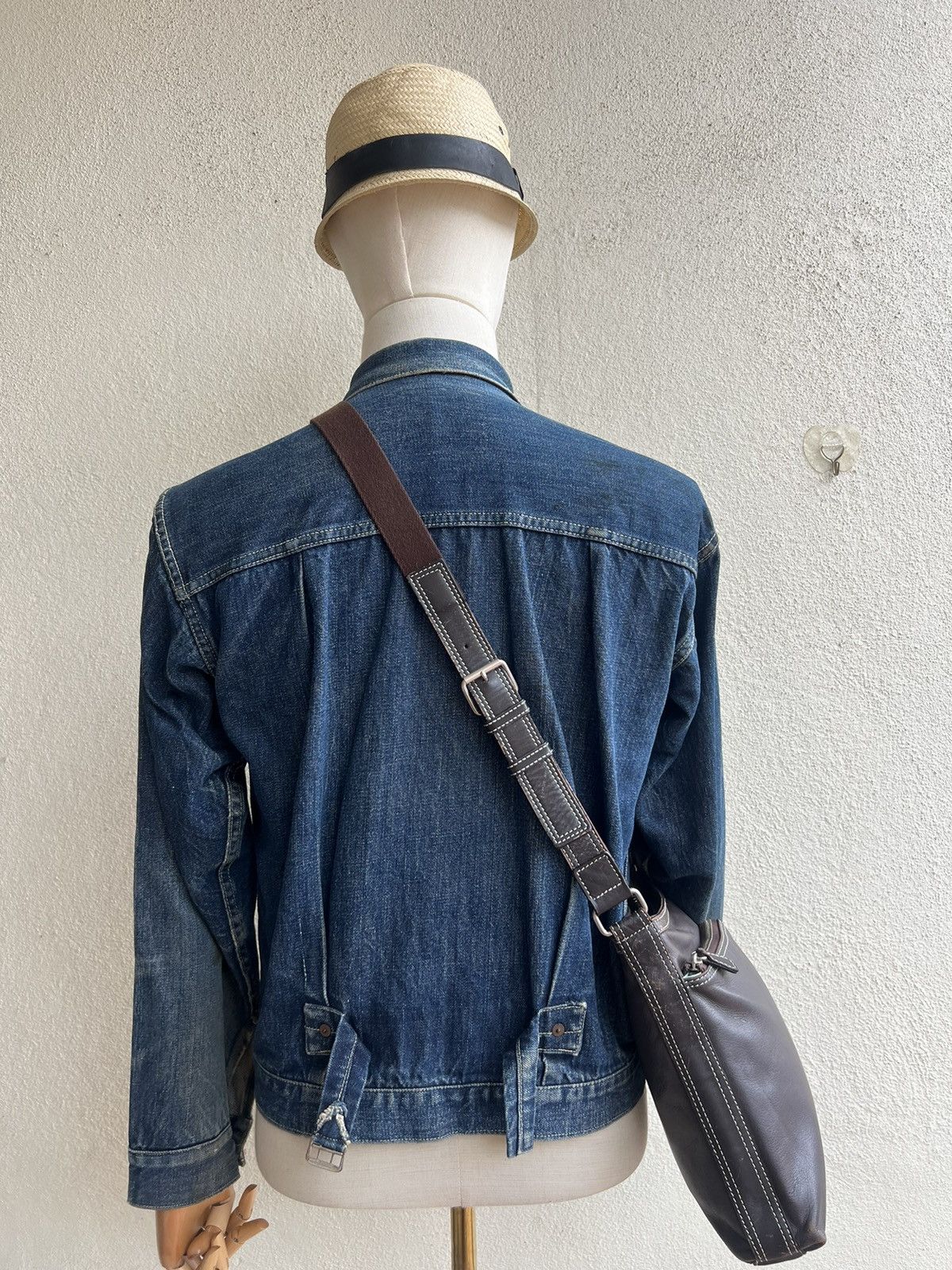 Leather Vintage Kitamura Japan Faded Patina Leather Sling Bag Size ONE SIZE - 4 Thumbnail