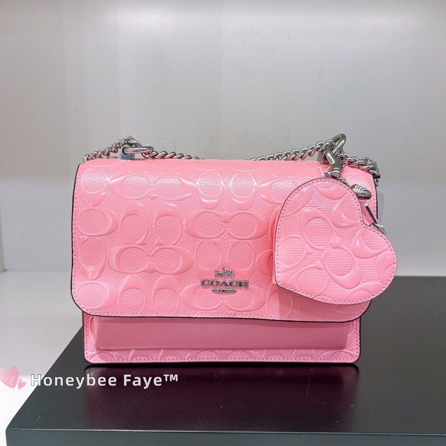 Coach Heart Bag Charm In Signature Leather With Heart Charm CDD04 Size ONE SIZE - 5 Thumbnail