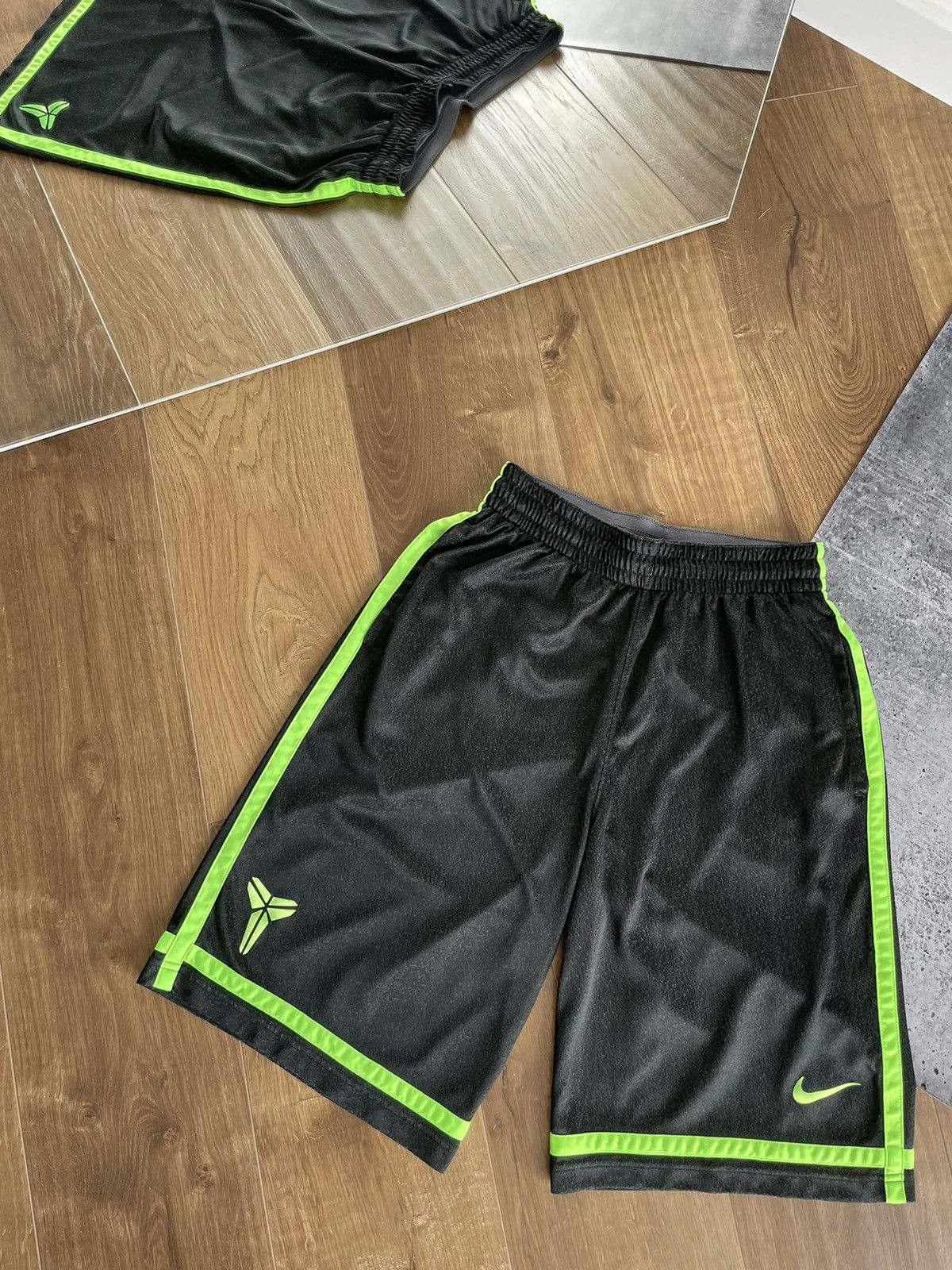Nike Vintage Nike 90’s Y2K Style Drill Grey Shorts Dri-Fit Size US 32 / EU 48 - 2 Thumbnail