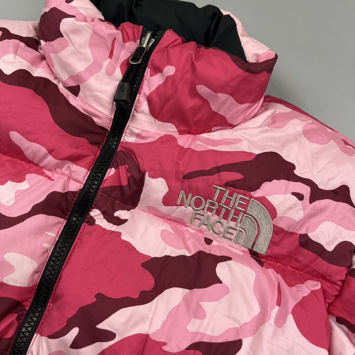 The North Face The North Face - Pink Camouflage Nuptse Puffer 600 Size US S / EU 44-46 / 1 - 4 Thumbnail