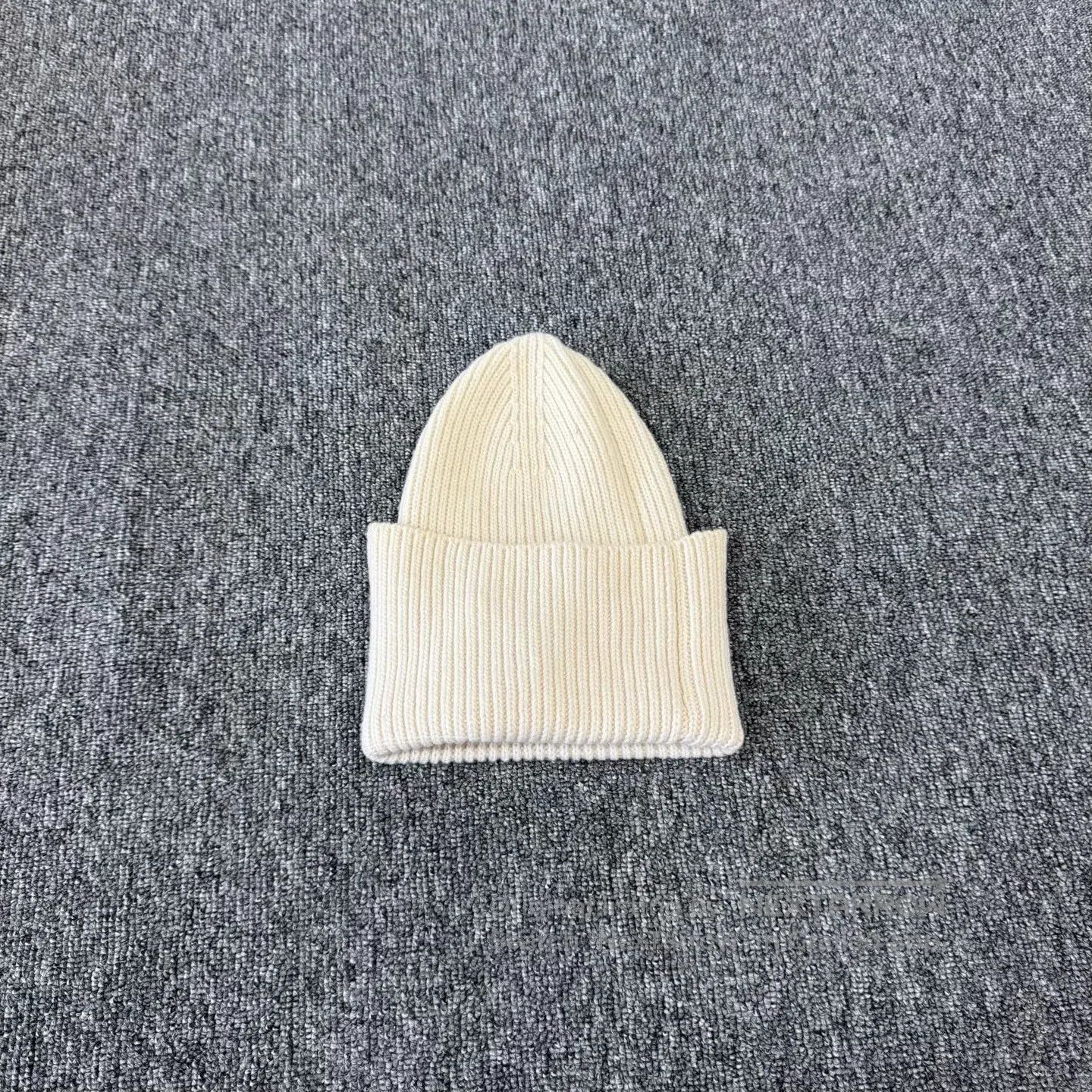 Louis Vuitton Louis Vuitton Skin label; Knitted cold cap| Size ONE SIZE - 2 Thumbnail