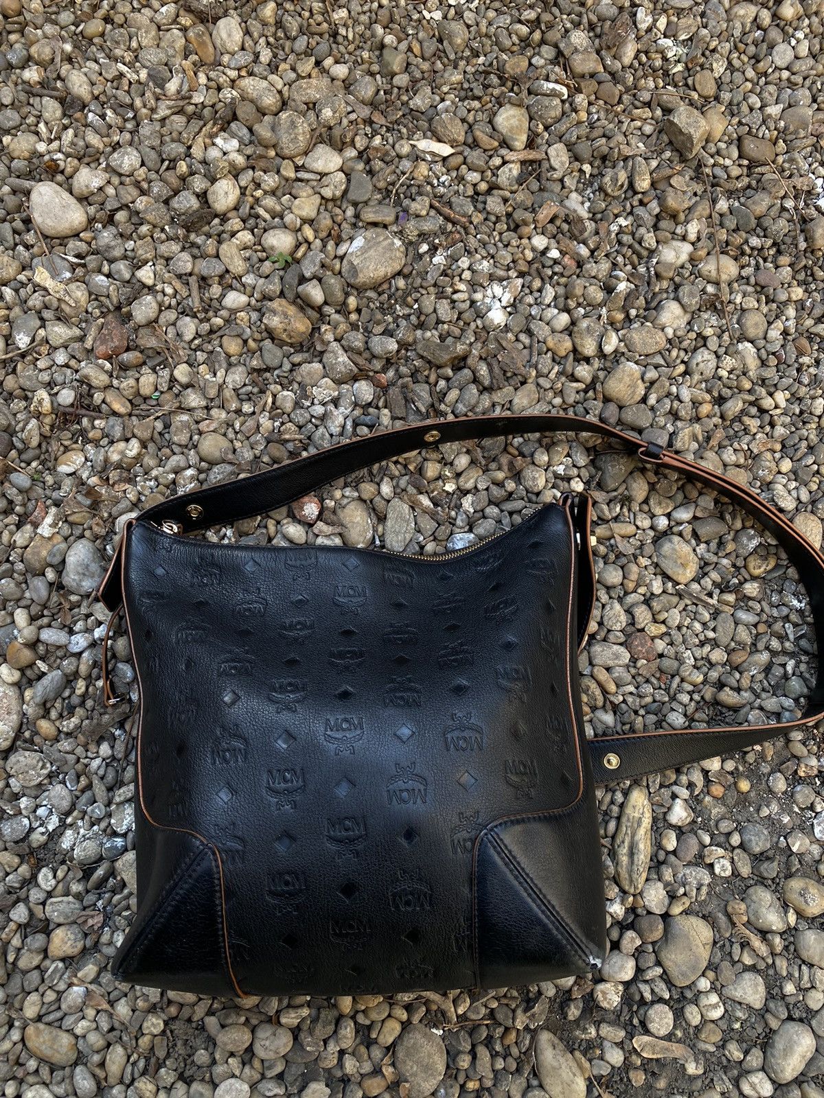 MCM MCM Klara Purse Hobo Bag Size ONE SIZE - 4 Thumbnail