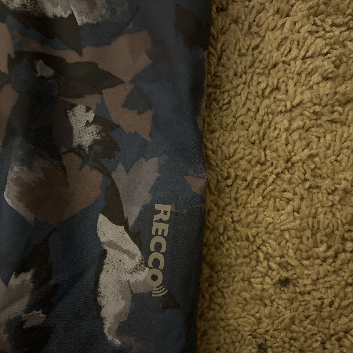 Patagonia blue/purple camo patagonia ski pants Size US 32 / EU 48 - 5 Thumbnail
