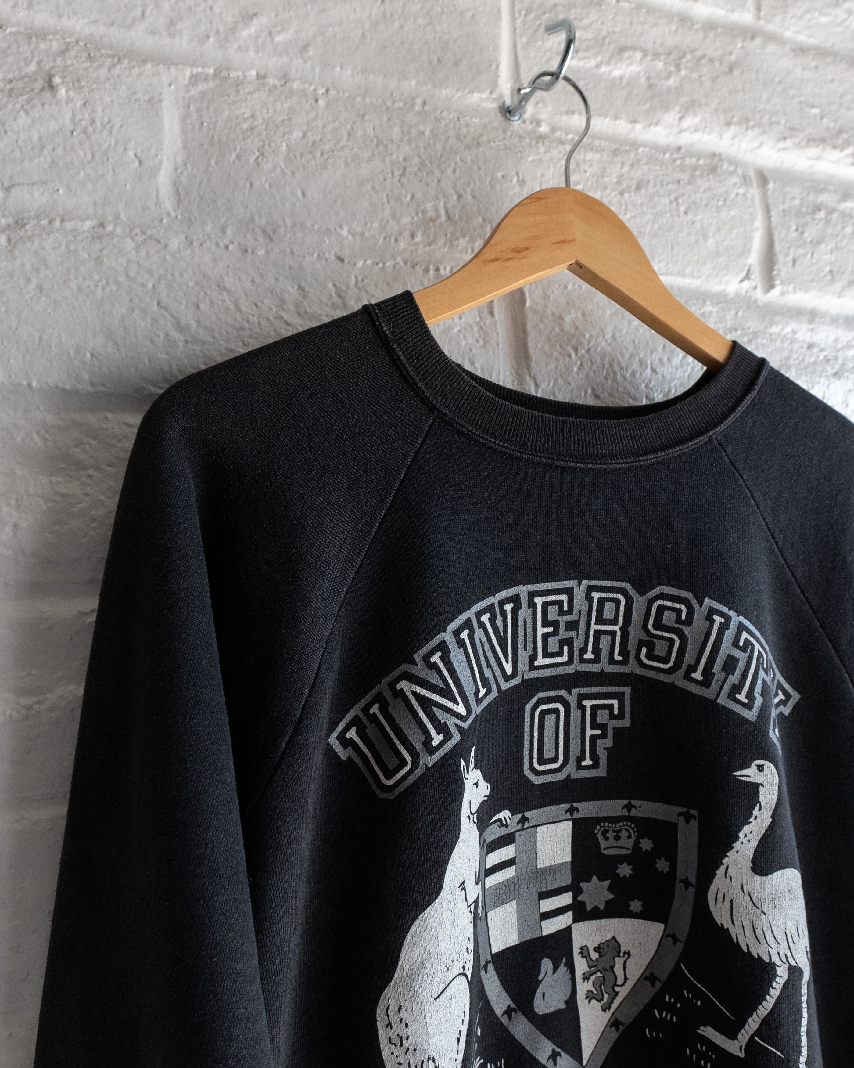 Vintage Vintage 1980s University Of Australia Sweatshirt Black L Size US L / EU 52-54 / 3 - 7 Thumbnail