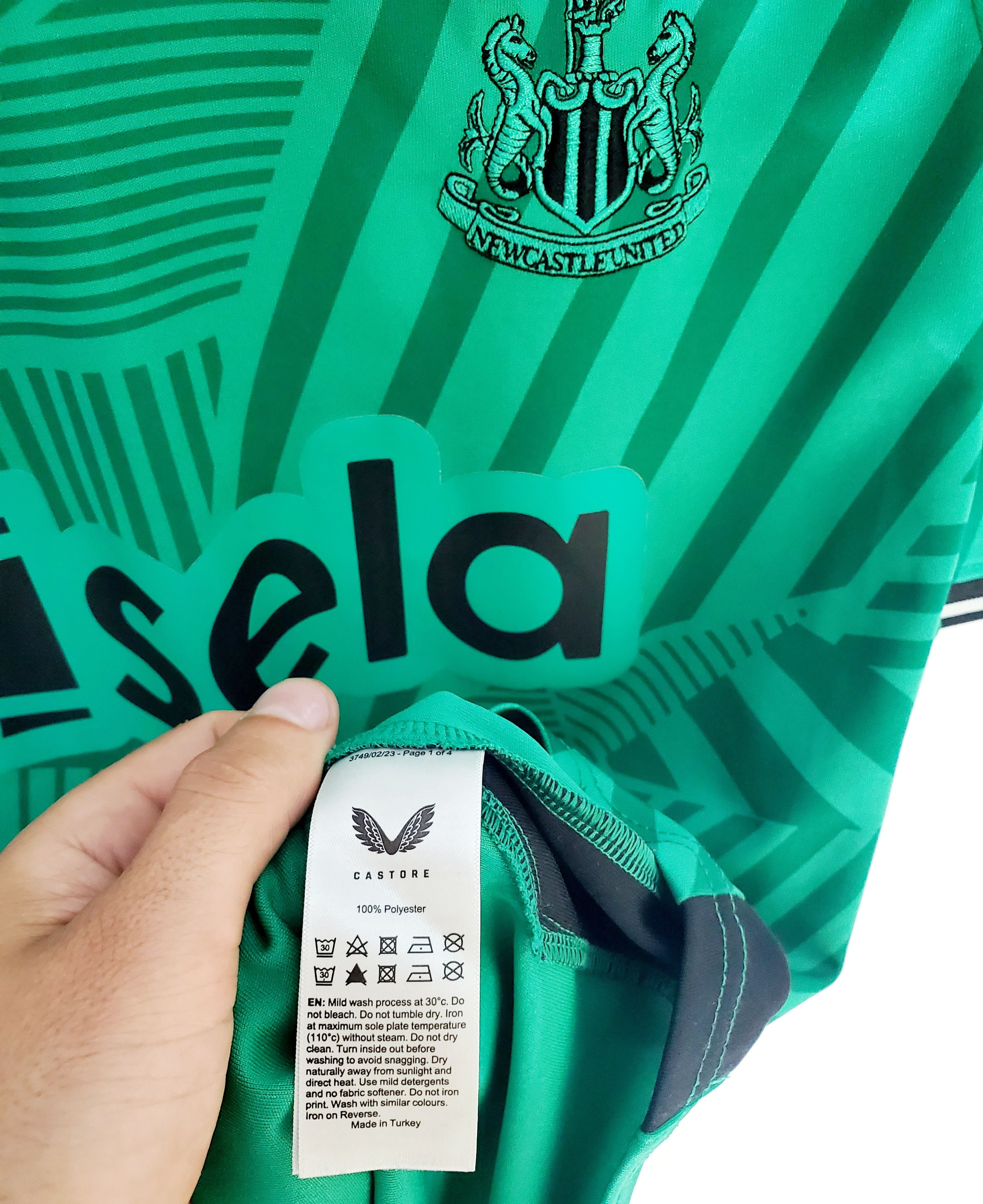 Castore Newcastle United 23/24 Pro Away Authentic jersey perfect con Size US L / EU 52-54 / 3 - 4 Thumbnail