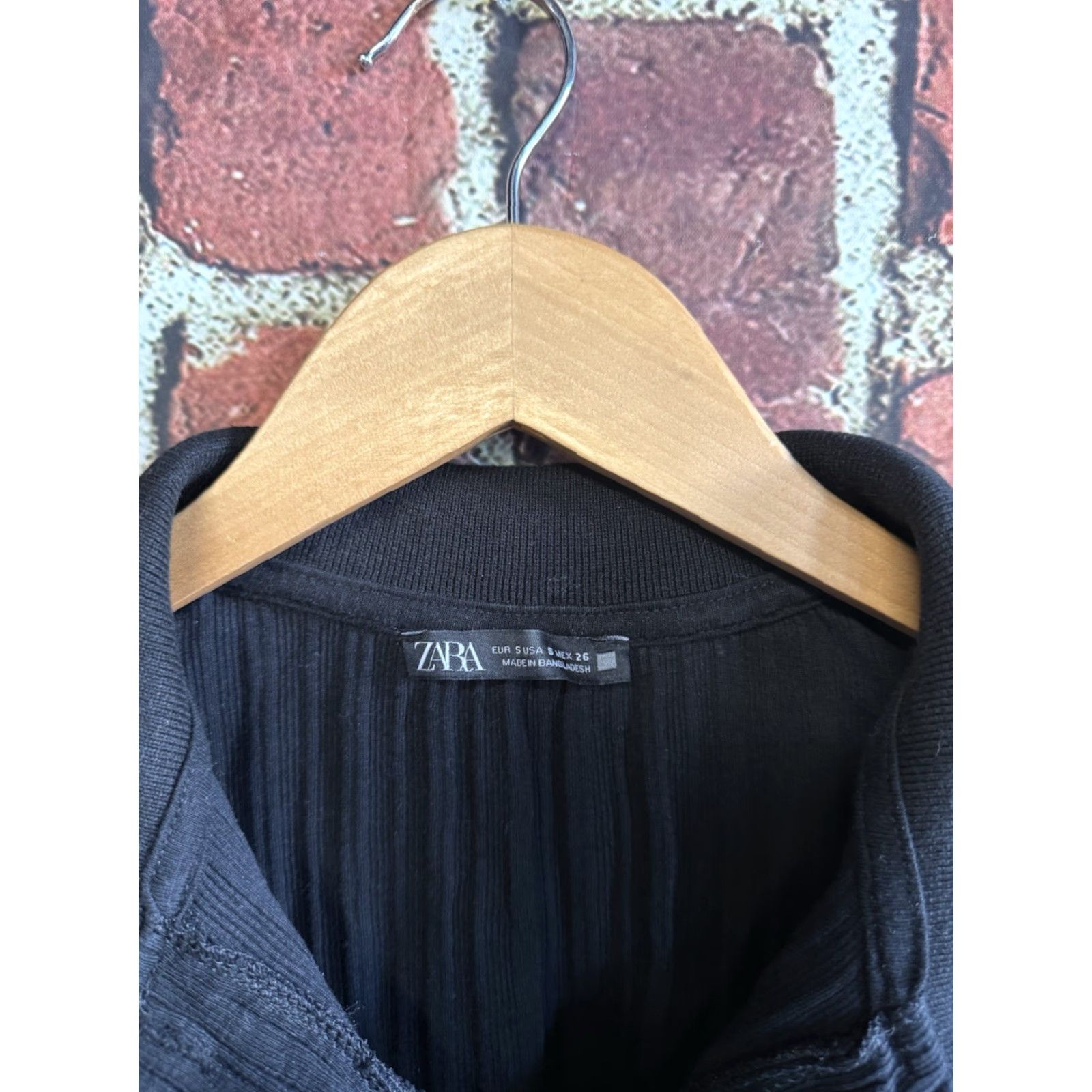 Zara Zara Womens Black Short Sleeve Button-Up Collar Ribbed Shirt Cropped Size S Size S / US 4 / IT 40 - 3 Thumbnail
