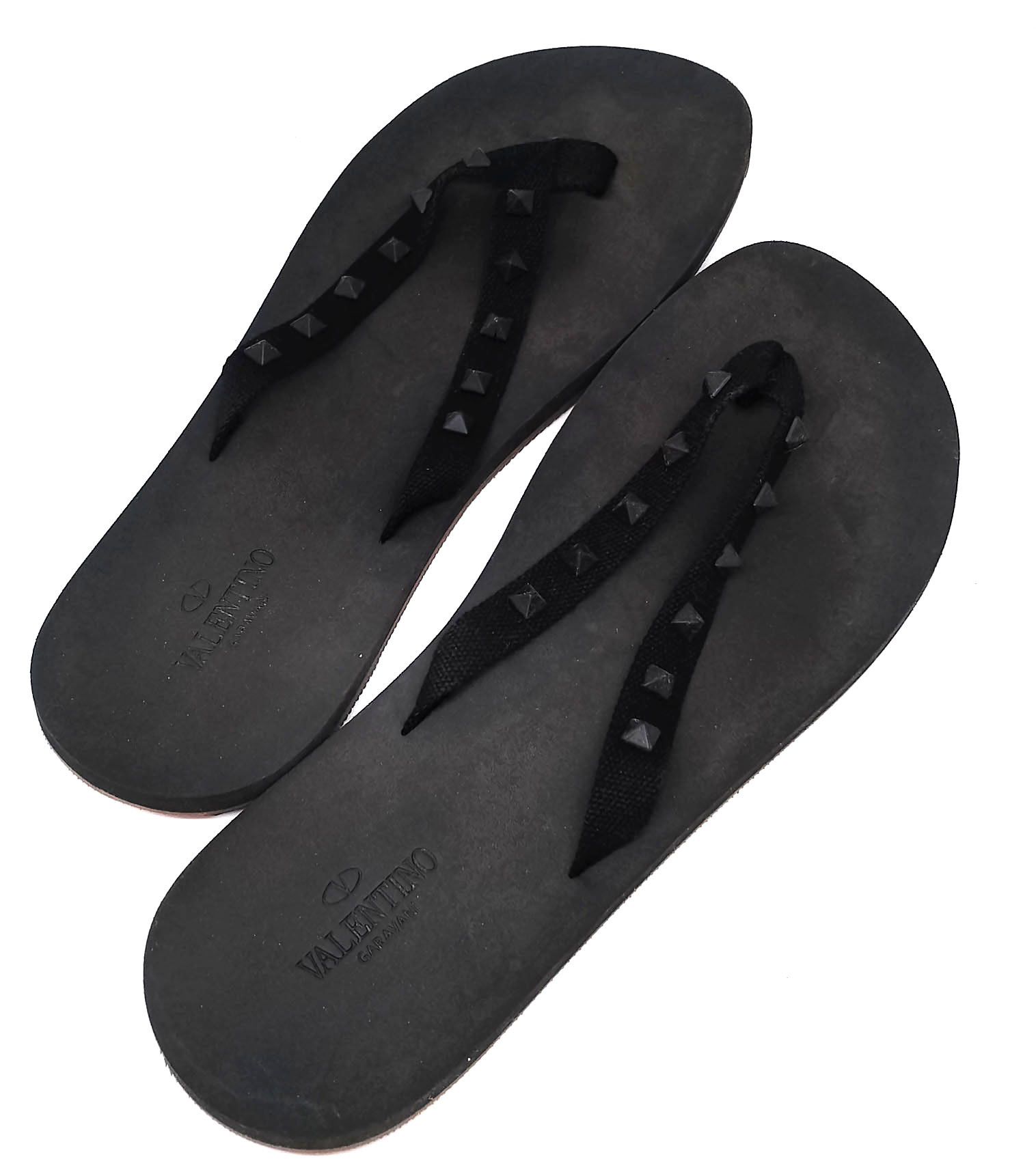 Valentino Valentino Garavani Rockstud Rubber Flip-Flops Black Size US 11 / EU 44 - 1 Thumbnail